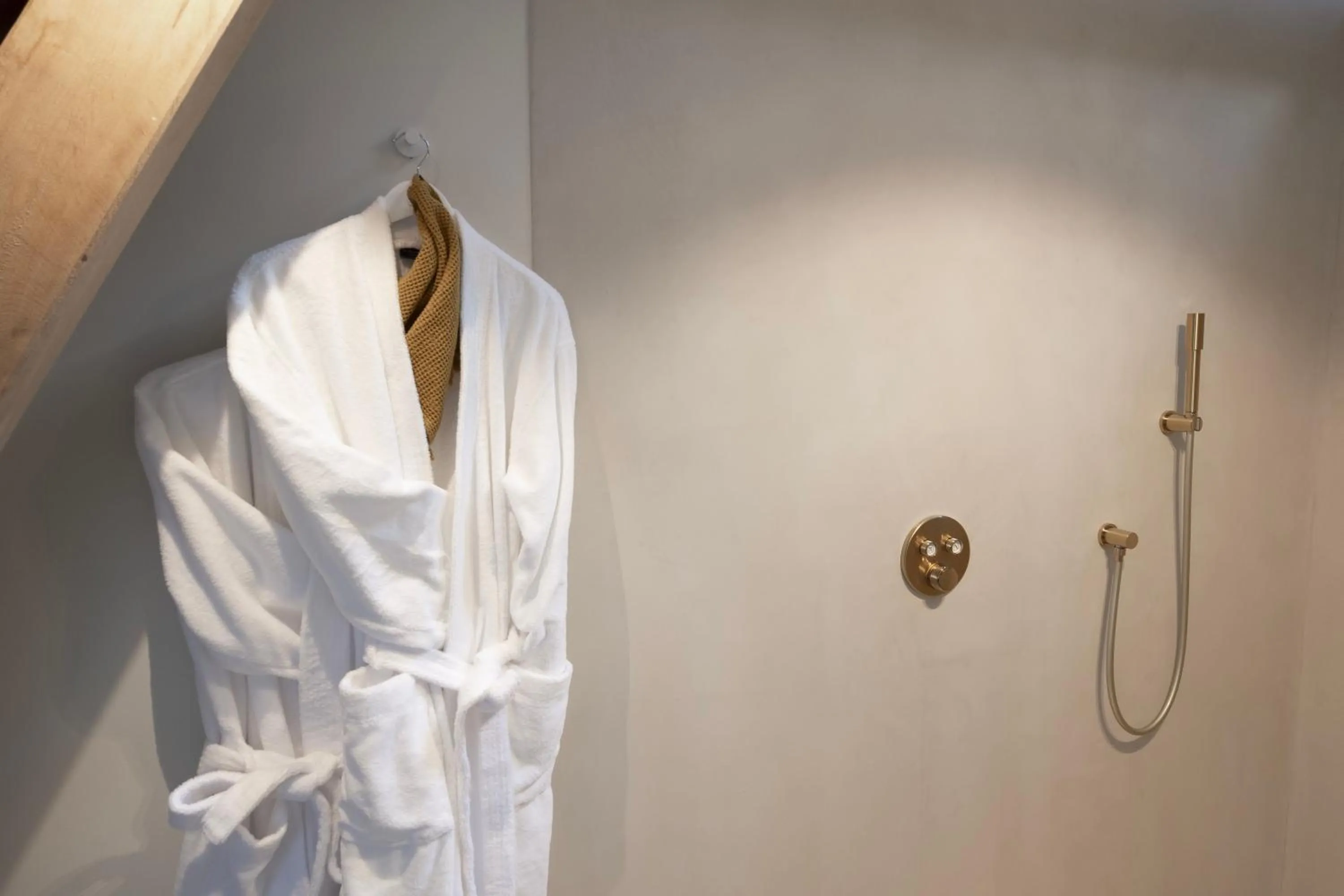 Shower in Château du Pont d'Oye