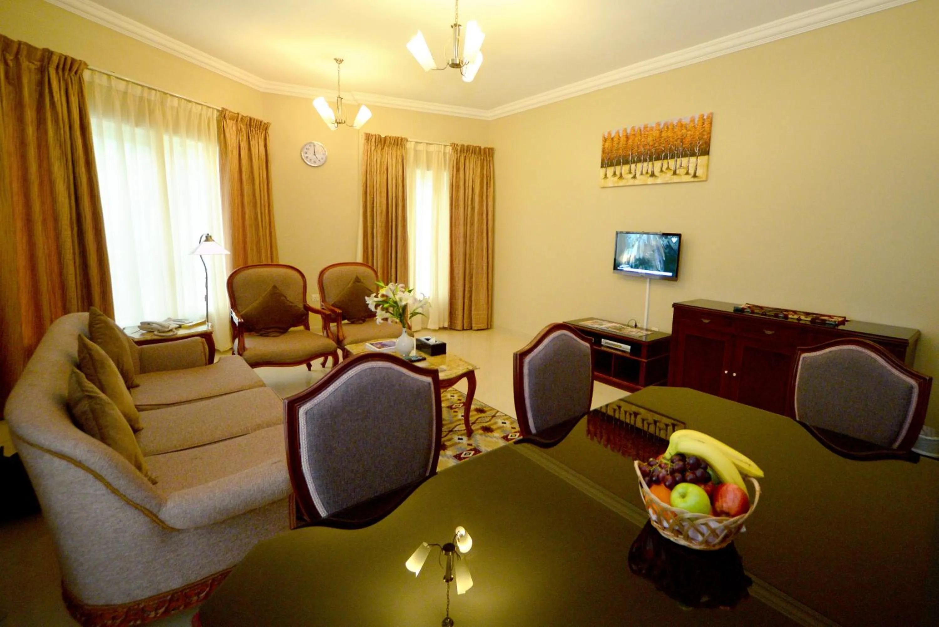 Dining area in Emirates Stars Hotel Apartments Sharjah