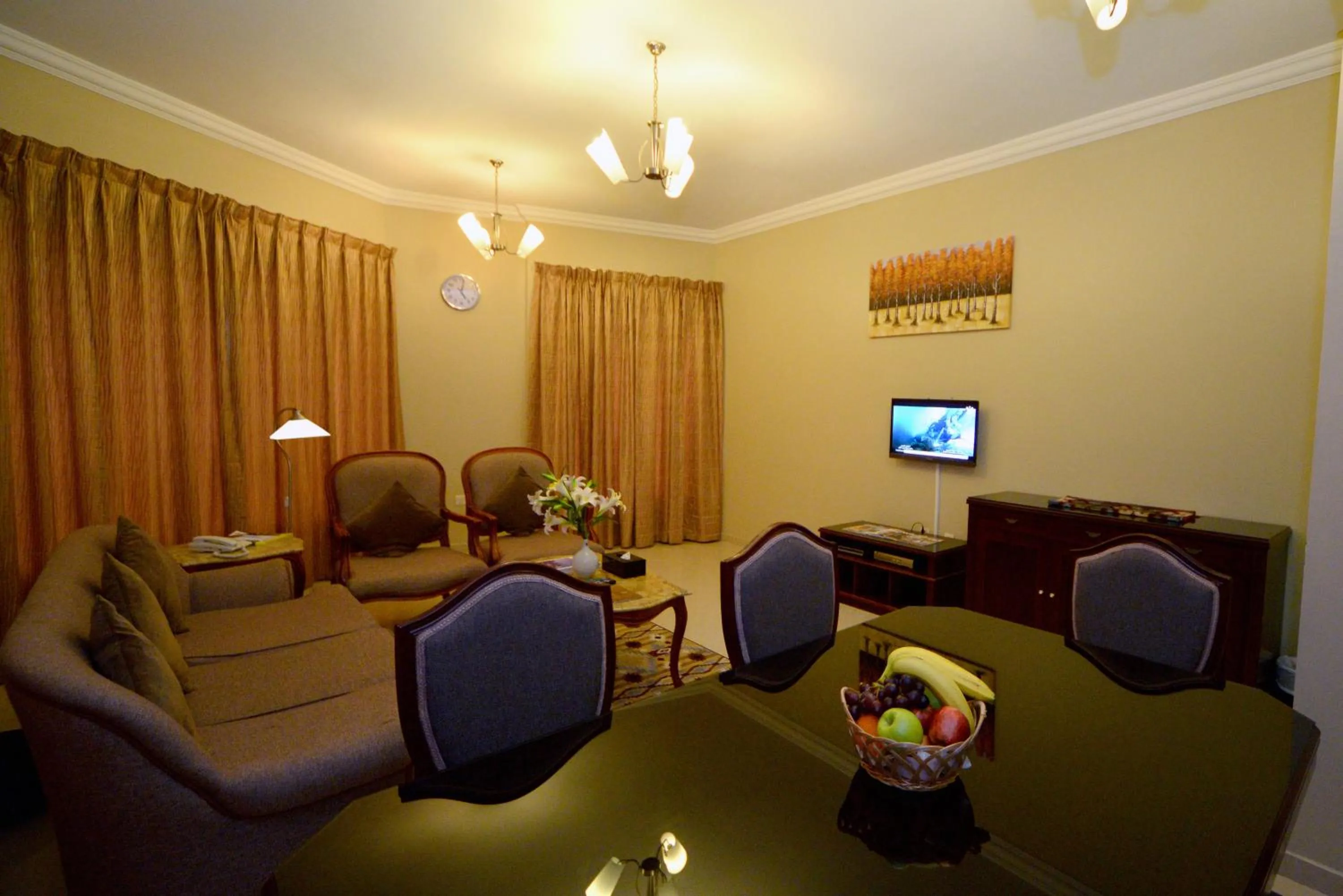 Dining area in Emirates Stars Hotel Apartments Sharjah