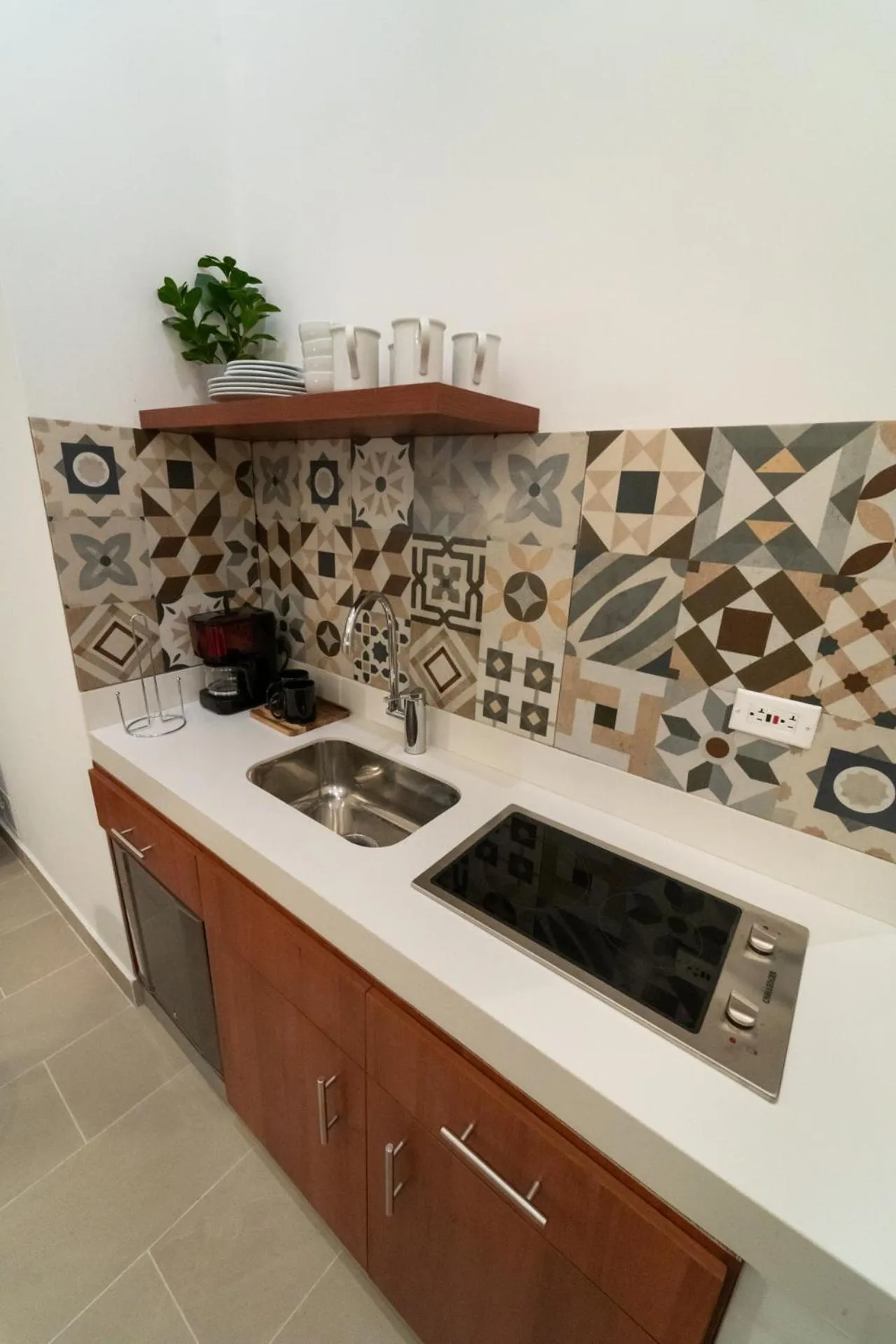 Coffee/tea facilities in Ganem Suites Cartagena