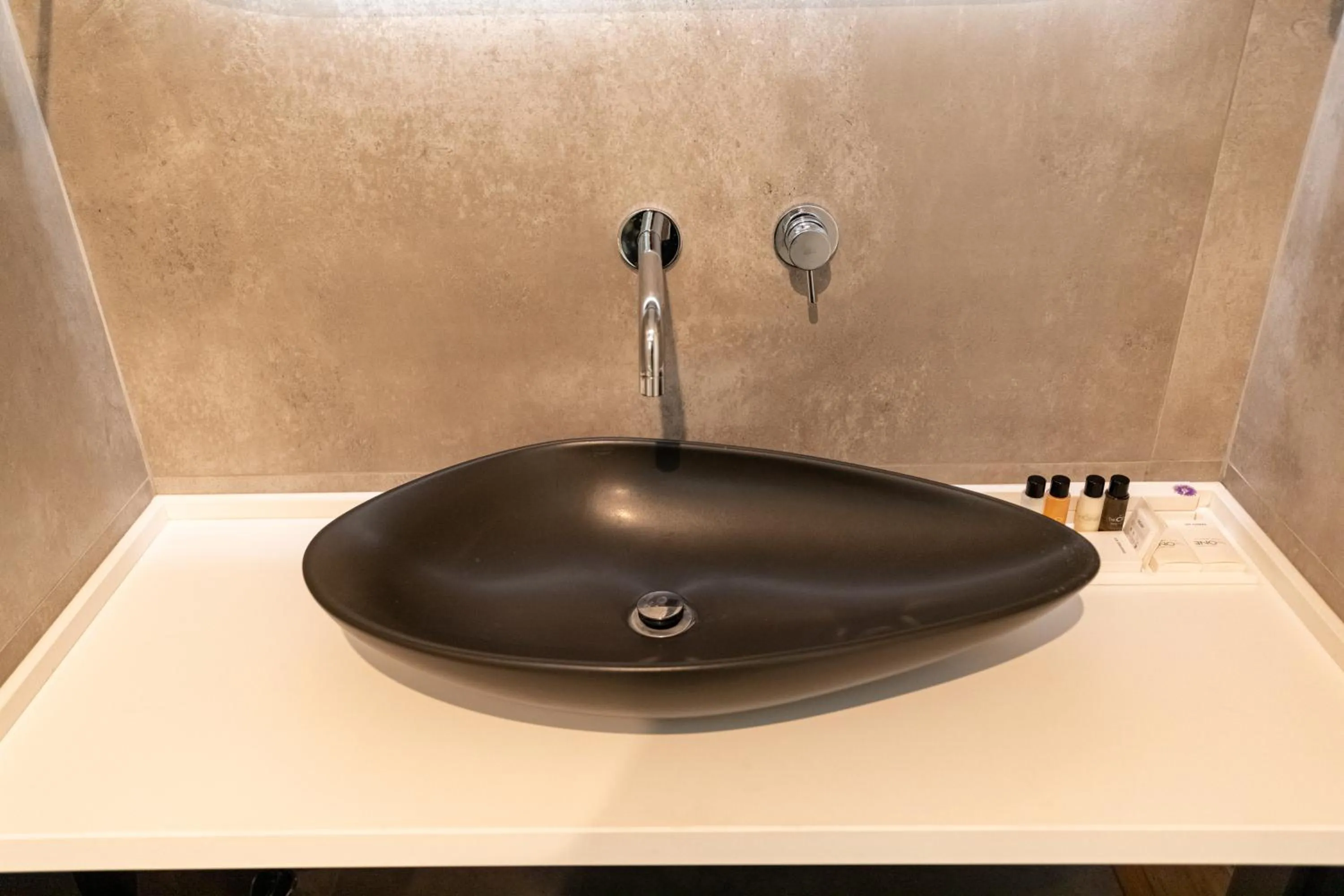 Bathroom in Ames Hotel & SPA