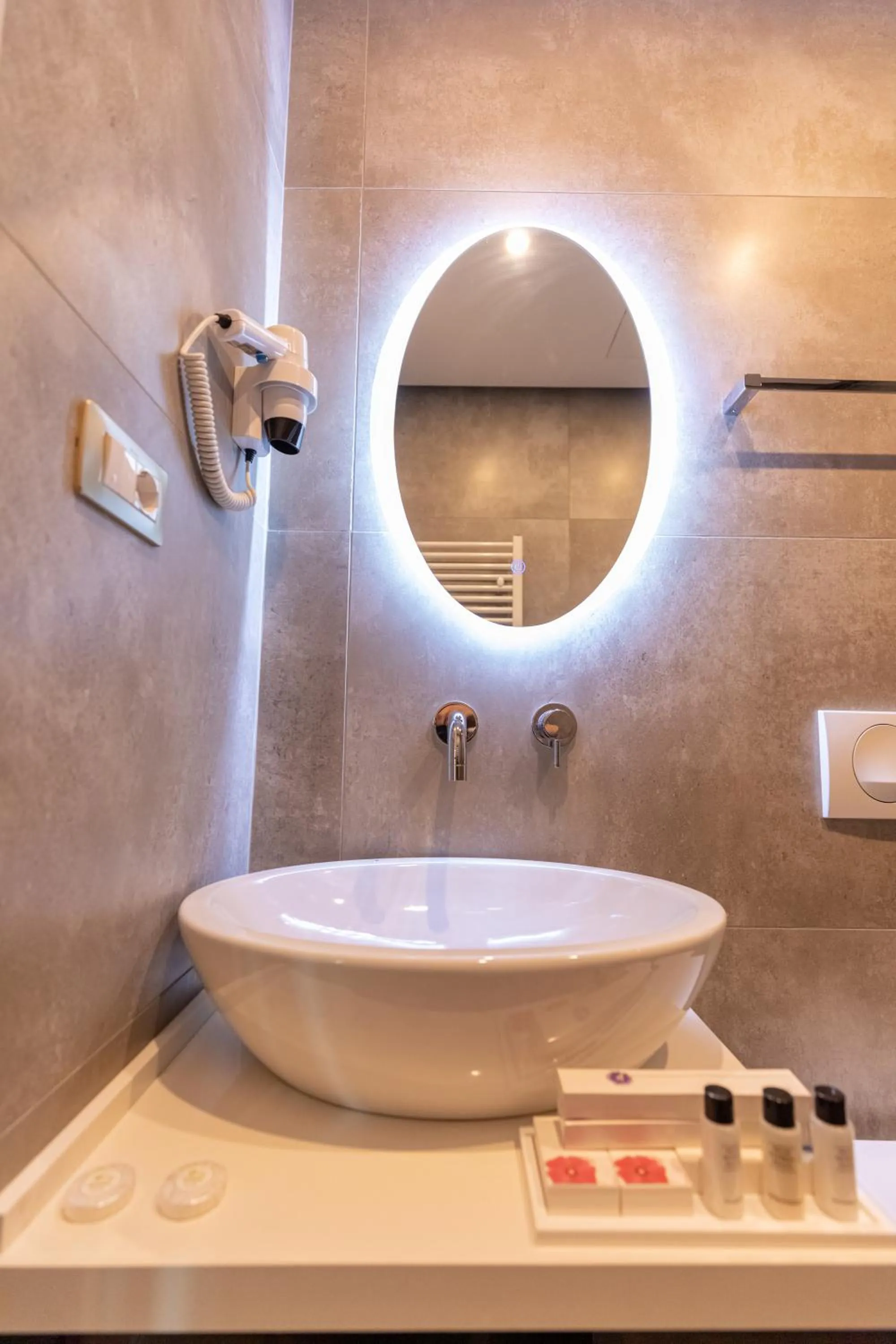 Bathroom in Ames Hotel & SPA