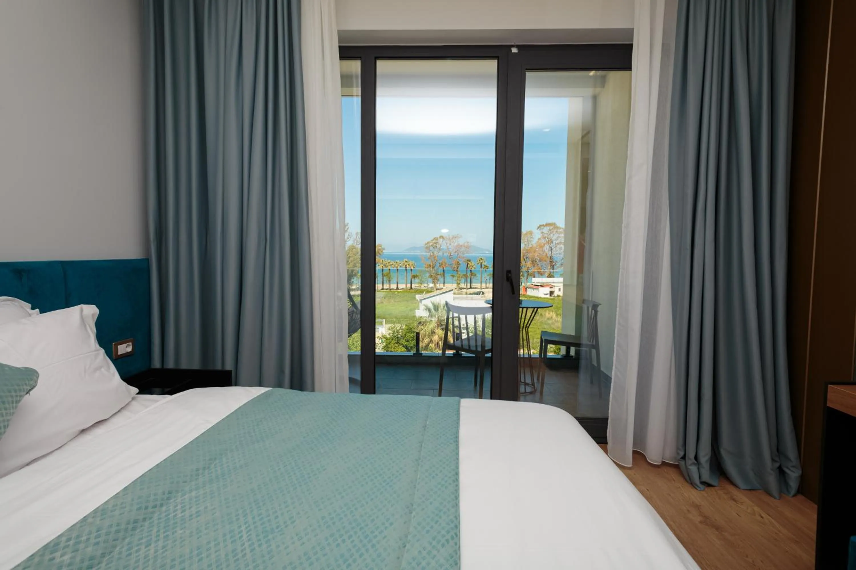 Photo of the whole room, Bed in Ames Hotel & SPA