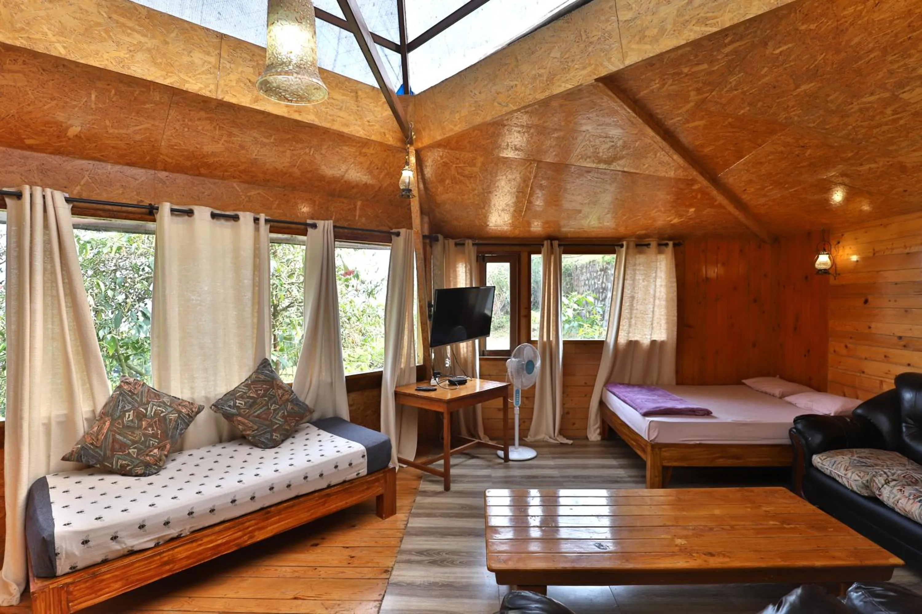 Bed in De Rock Jungle Living Resort