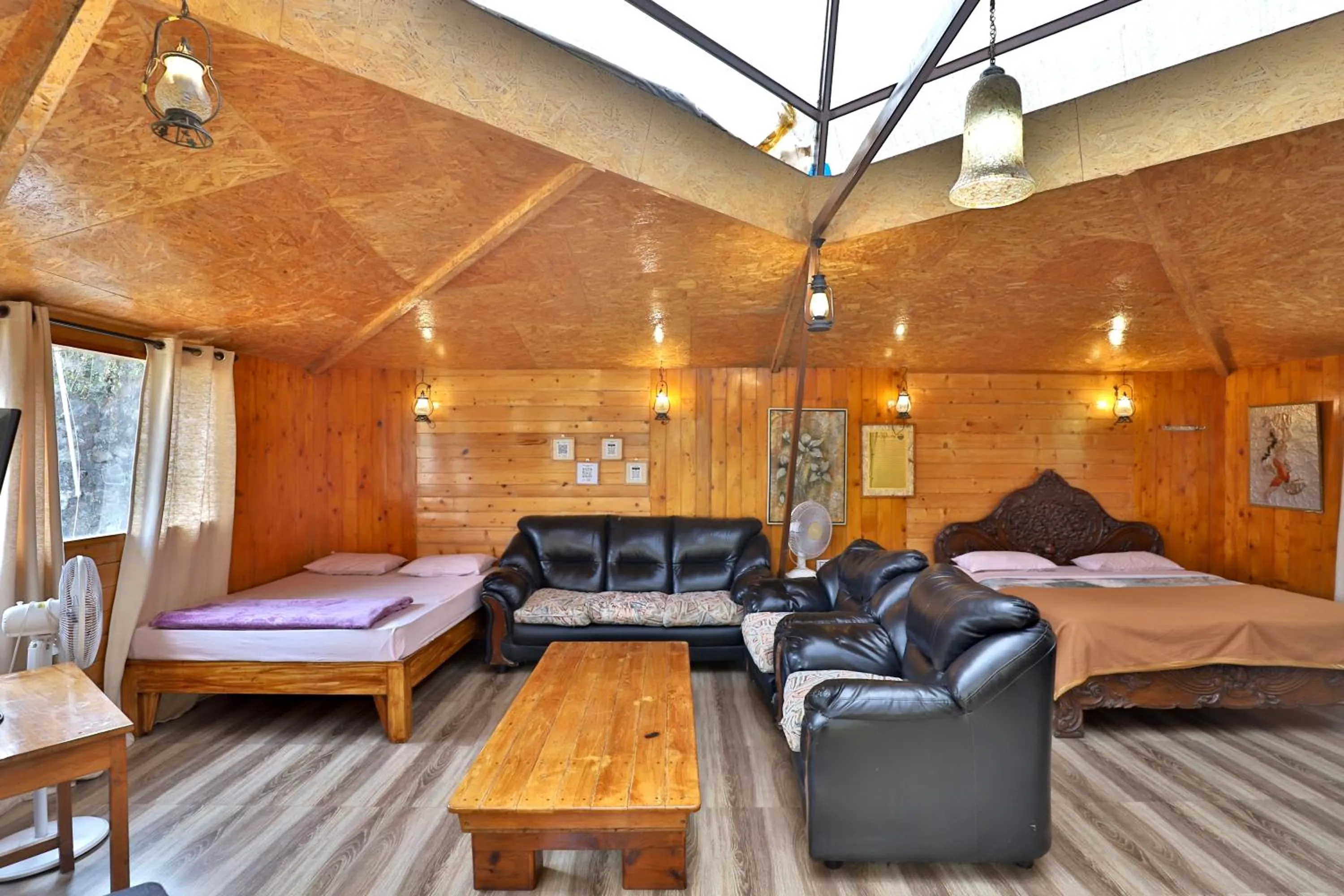 Bed in De Rock Jungle Living Resort