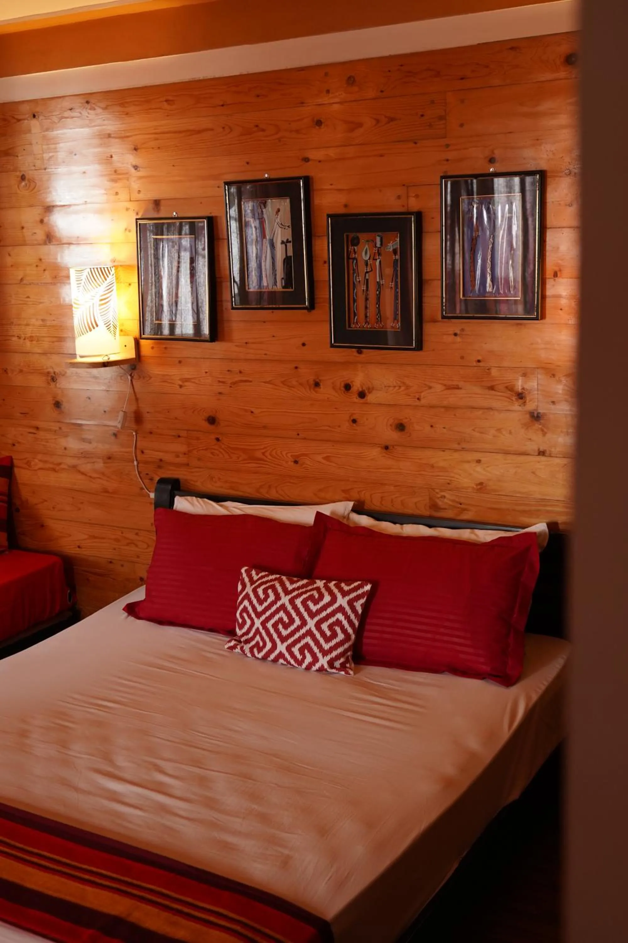 Photo of the whole room, Bed in De Rock Jungle Living Resort