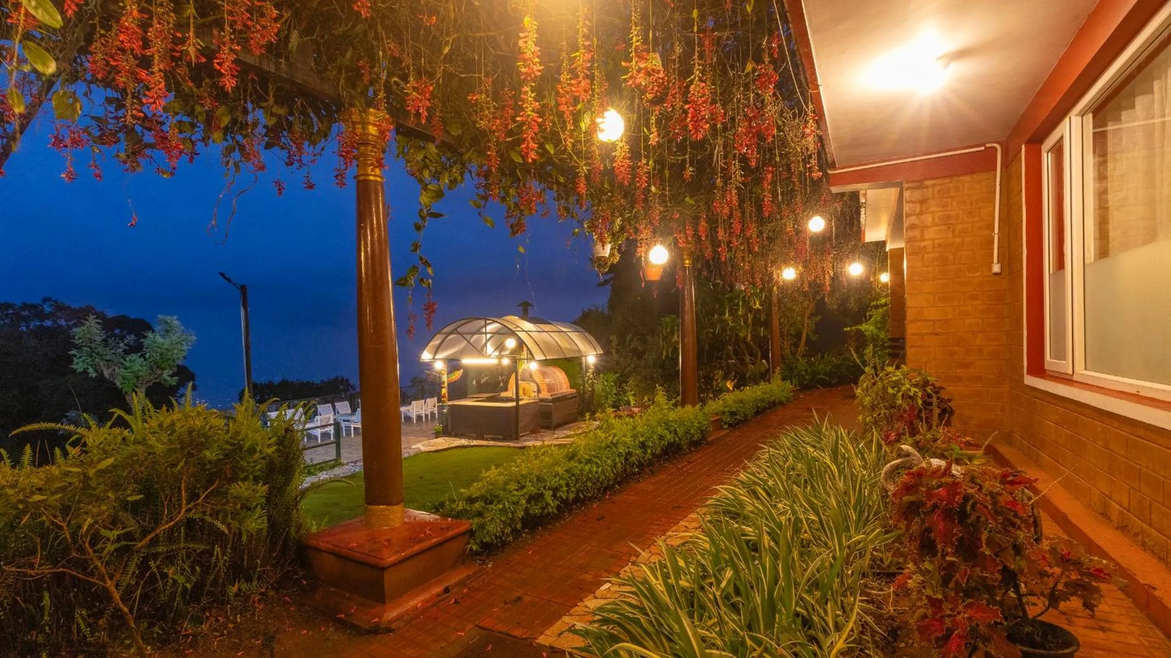 Restaurant/places to eat in De Rock Jungle Living Resort