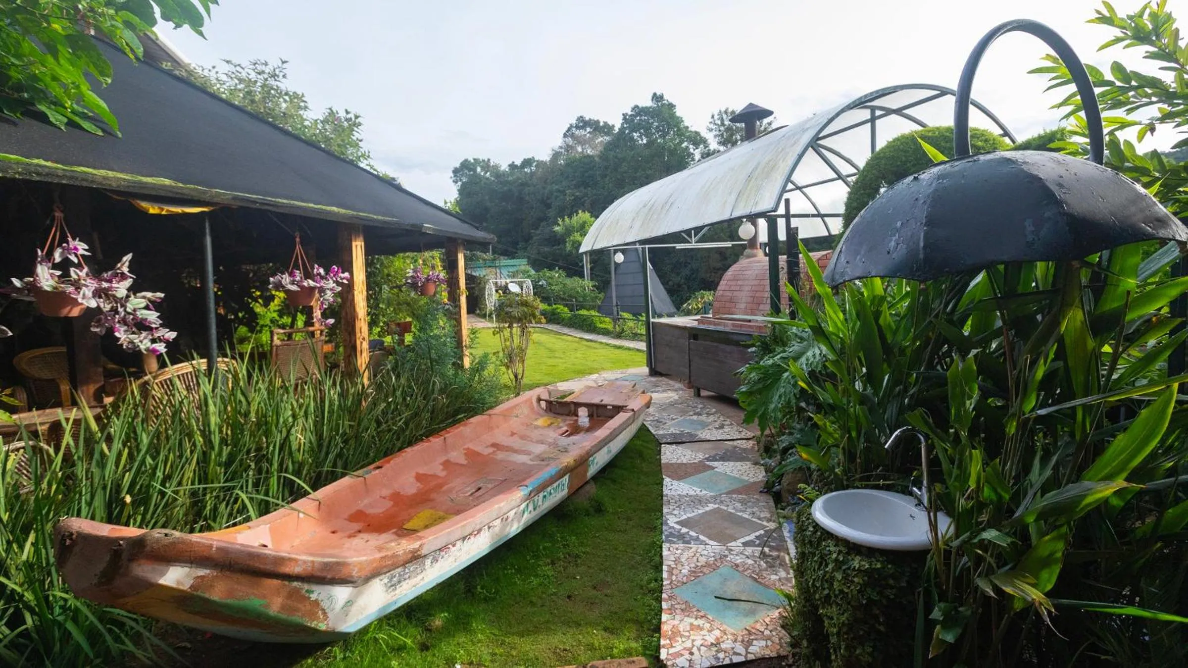 Garden in De Rock Jungle Living Resort