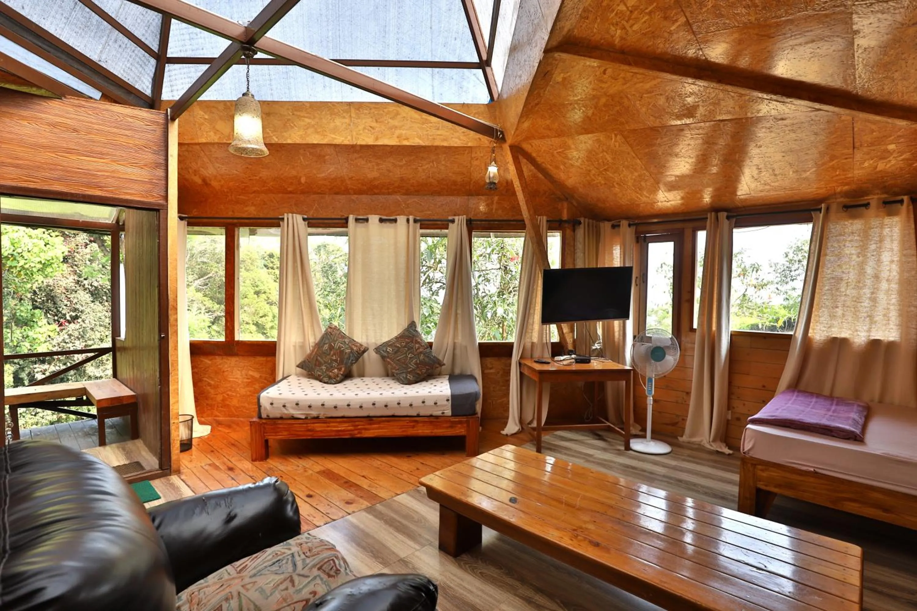 TV and multimedia in De Rock Jungle Living Resort