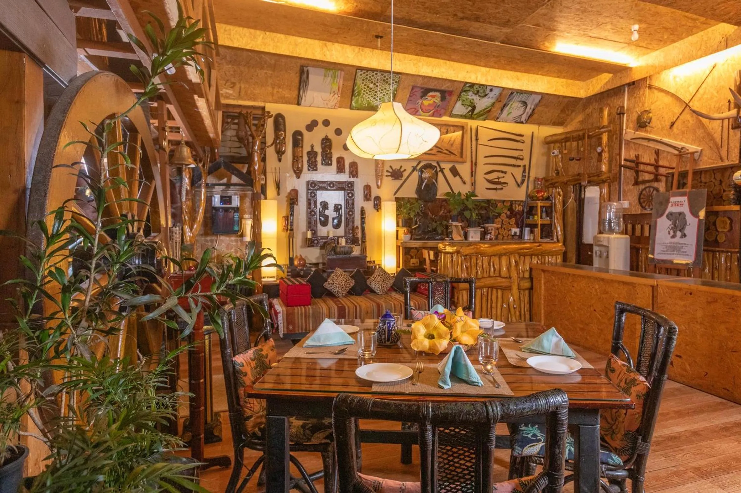 Restaurant/places to eat in De Rock Jungle Living Resort