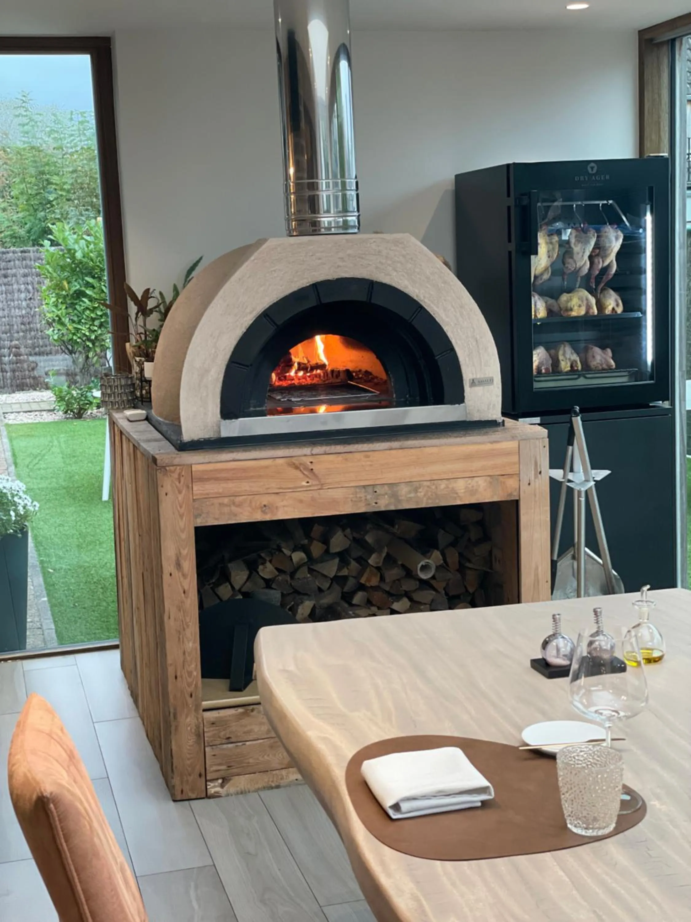 Restaurant/places to eat in Per Sea