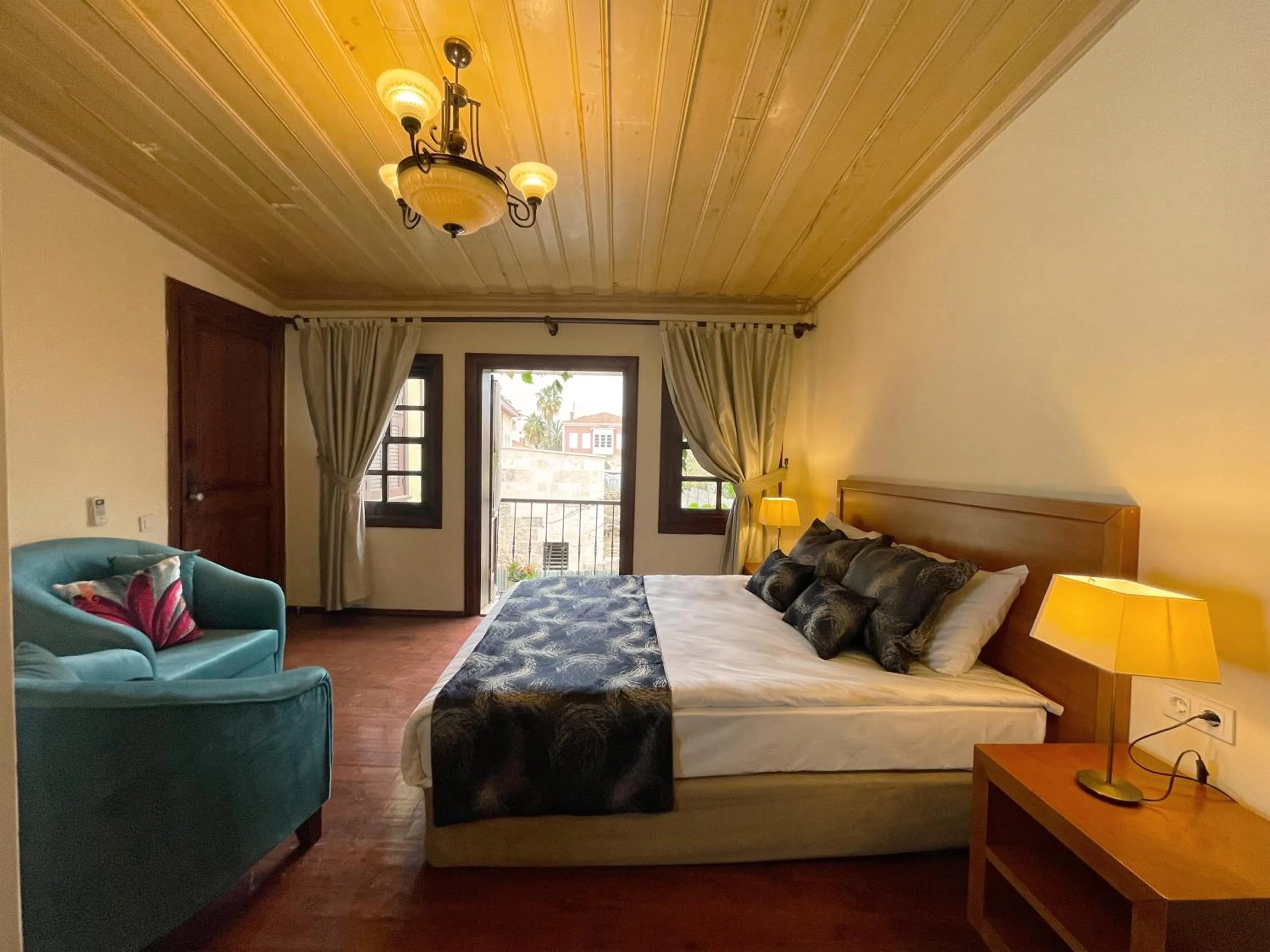 Photo of the whole room, Bed in Hotel Mille Kaleiçi