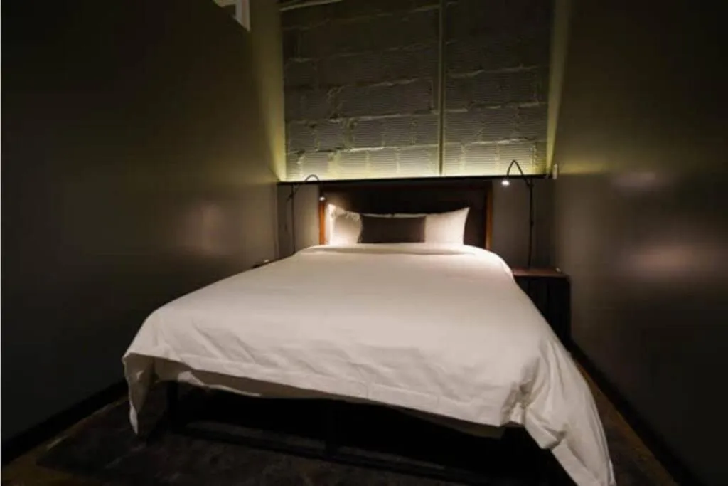 Bedroom, Bed in 3E - *Renovated* 3 min to Hillman Cancer Center Sleeps 6