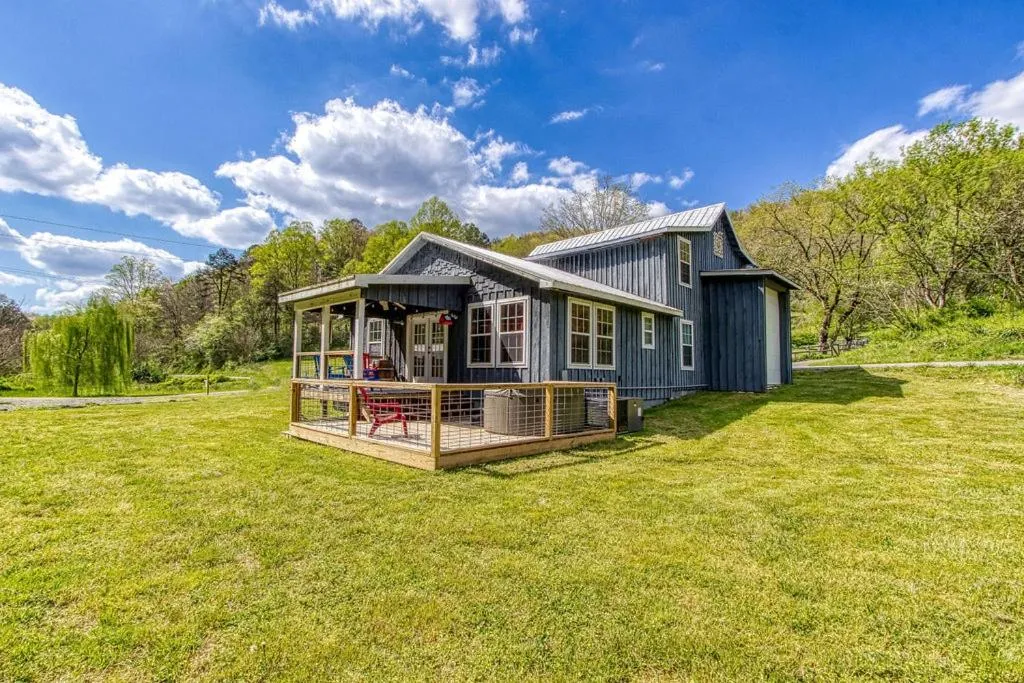 The Barn, Hot Tub, WIFI, 560 FREE tickets each paid day