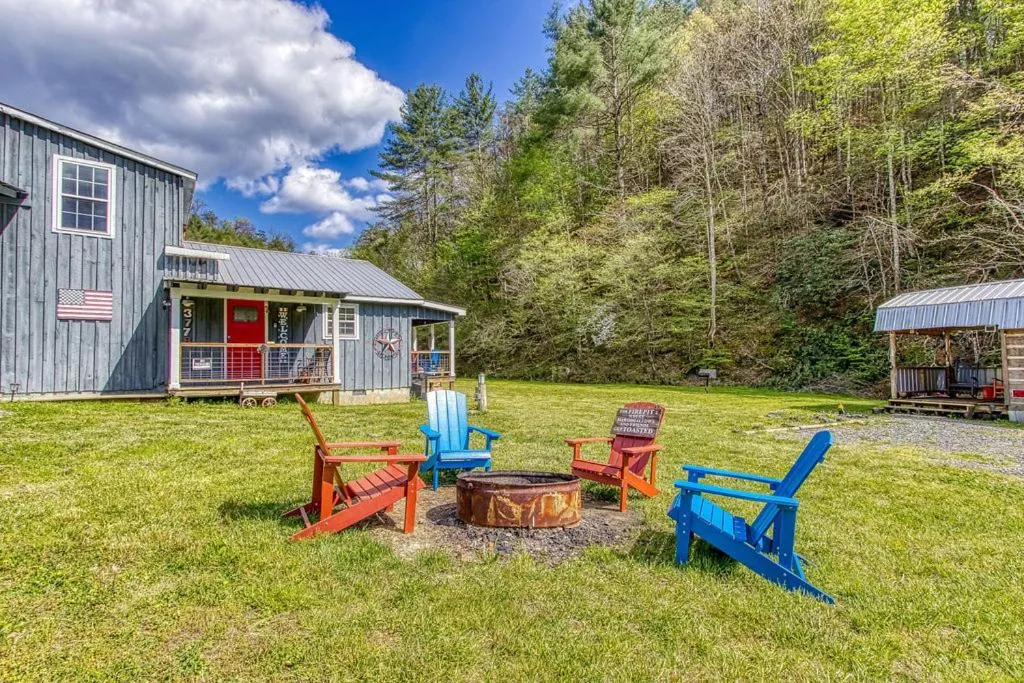 The Barn, Hot Tub, WIFI, 560 FREE tickets each paid day