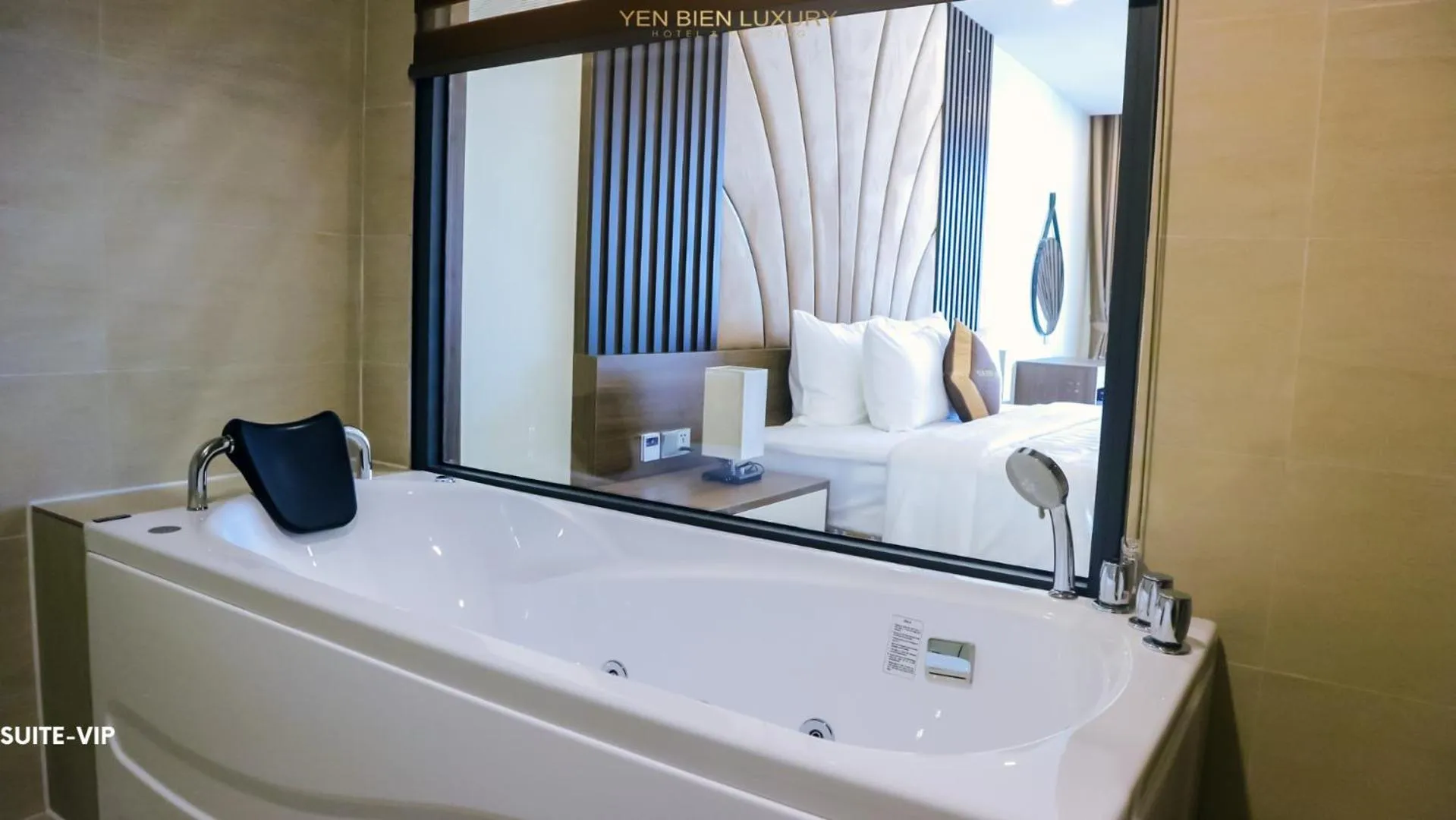 Bed in YEN BIEN LUXURY HOTEL