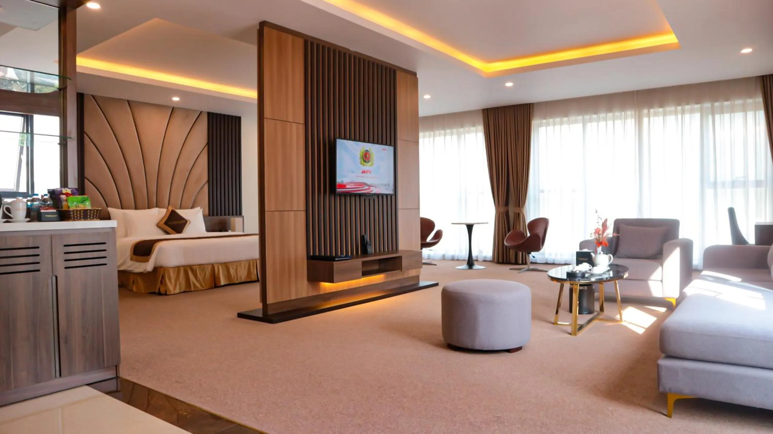 YEN BIEN LUXURY HOTEL