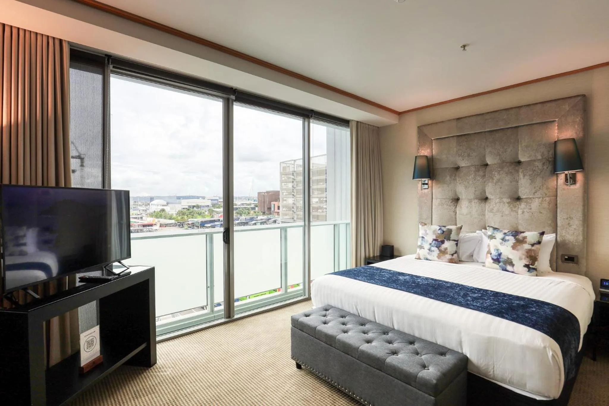 View (from property/room), Bed in Marsden Viaduct