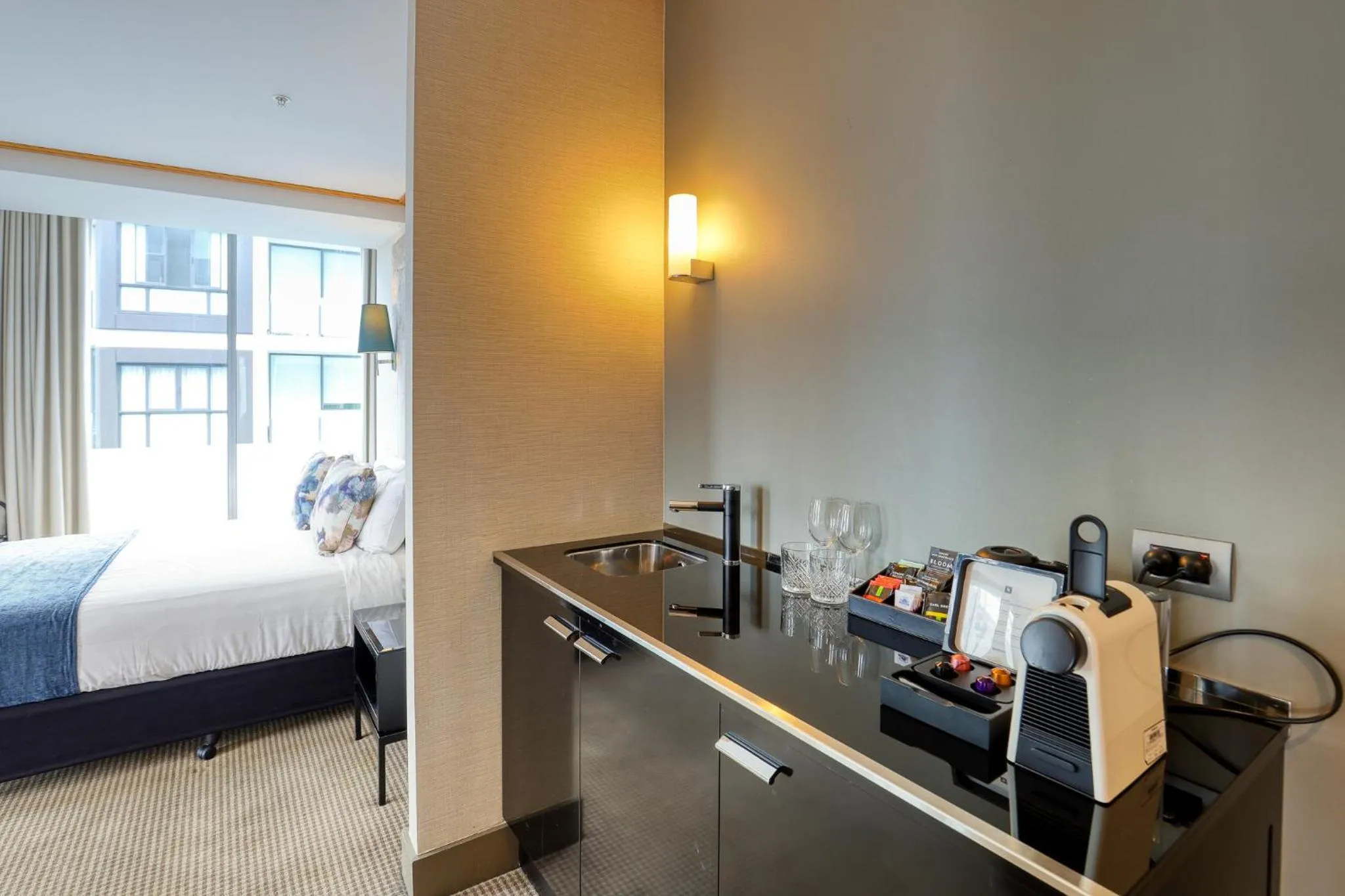 Coffee/tea facilities, Bed in Marsden Viaduct