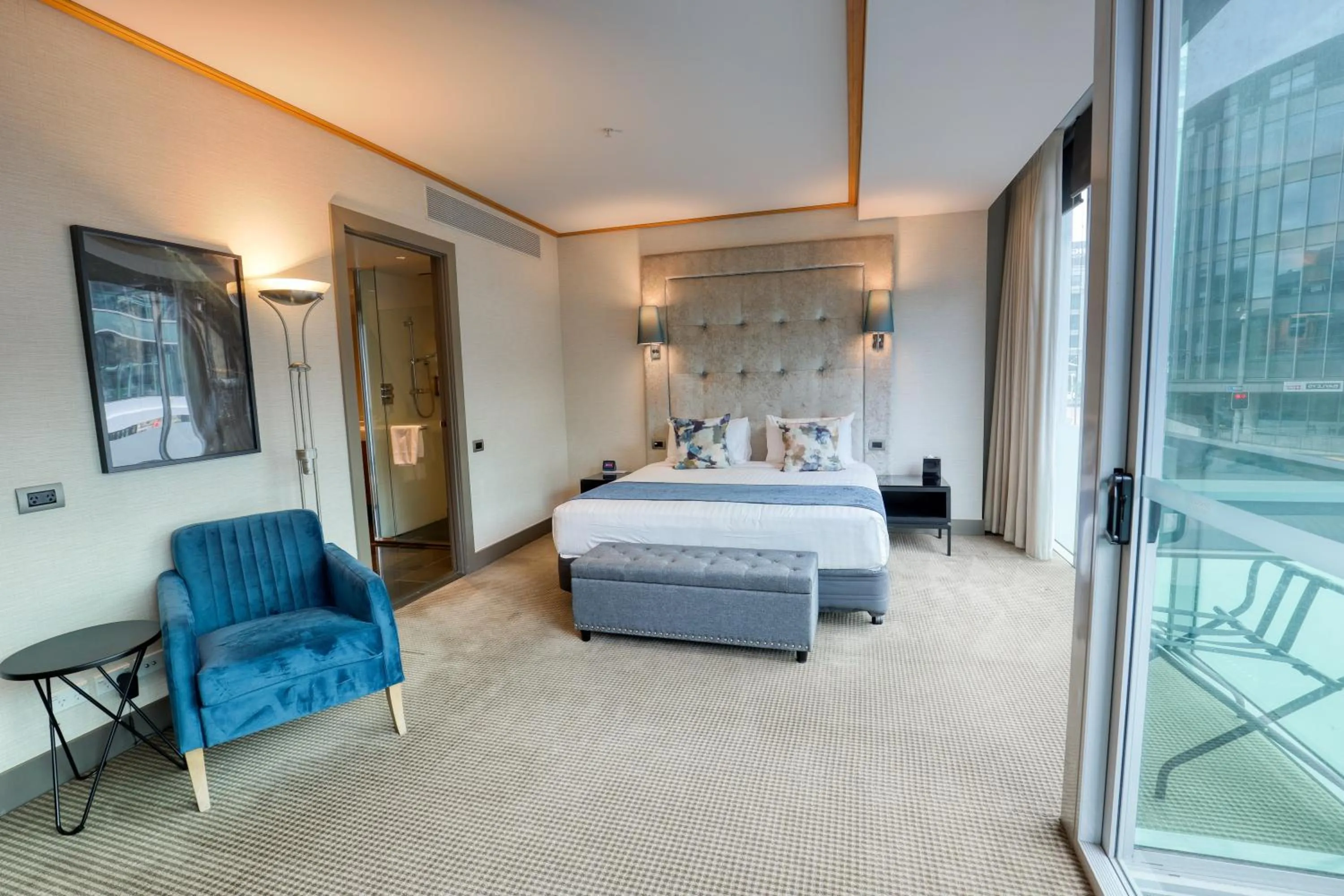 Living room, Bed in Marsden Viaduct