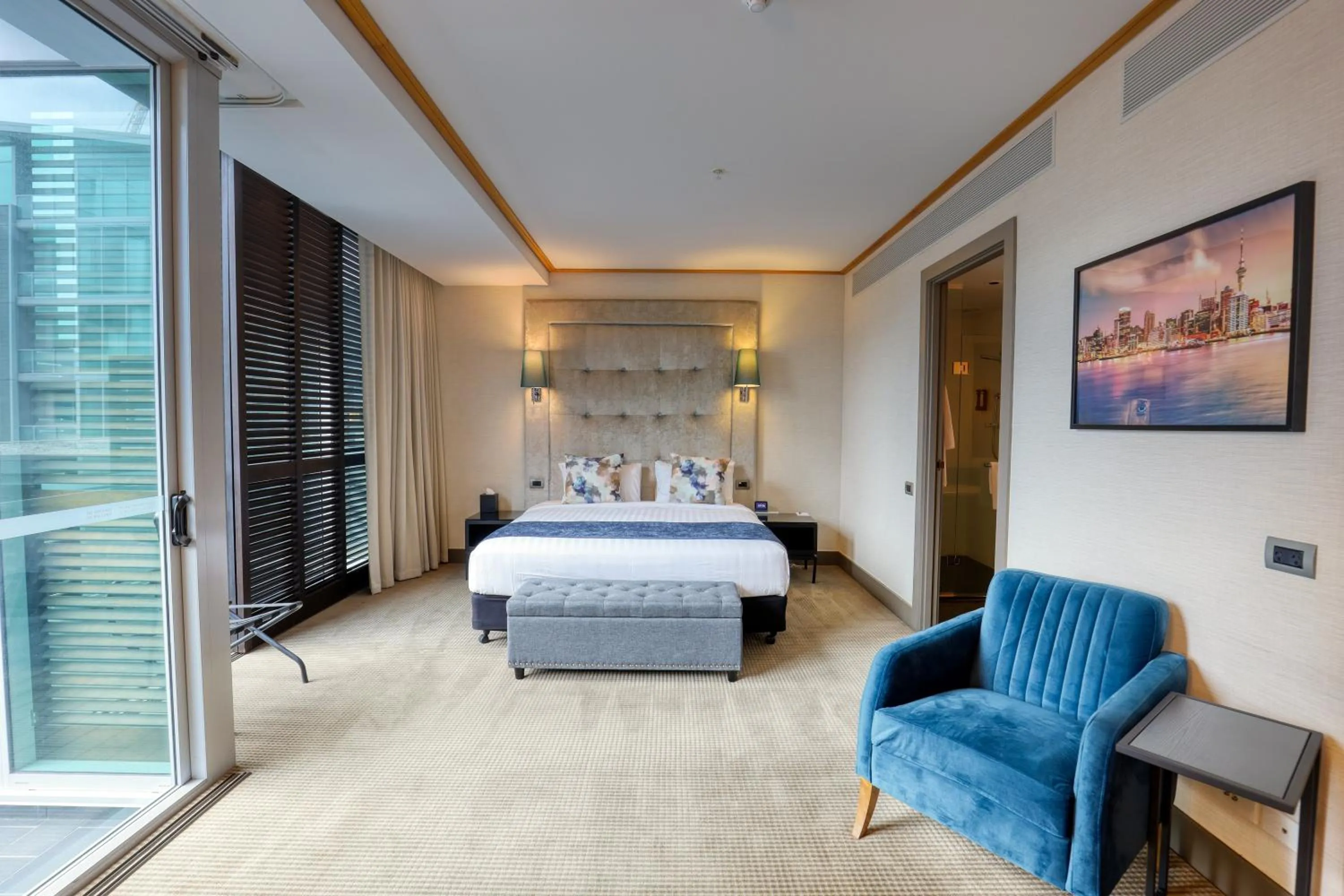 Photo of the whole room, Bed in Marsden Viaduct