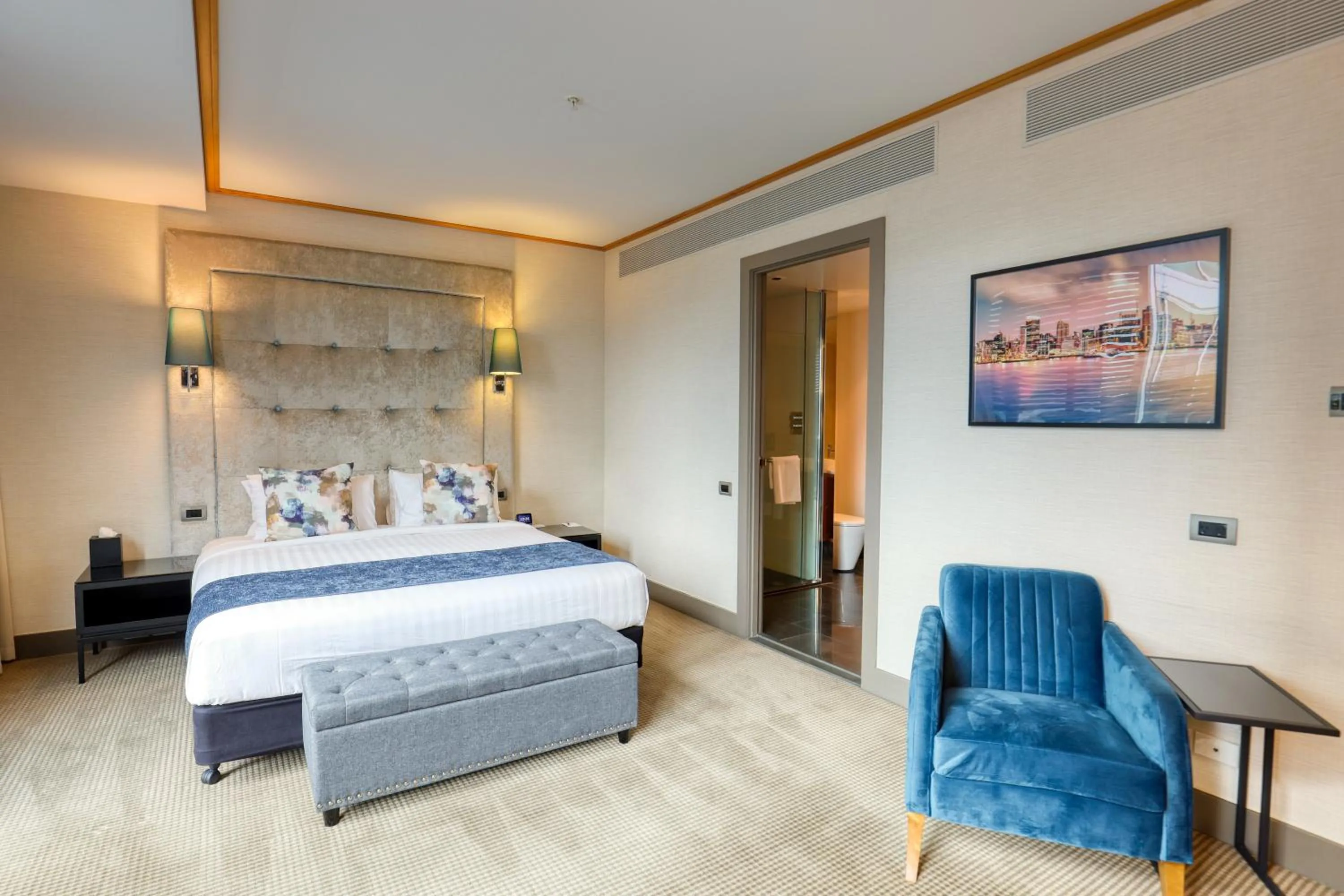 Bedroom, Bed in Marsden Viaduct