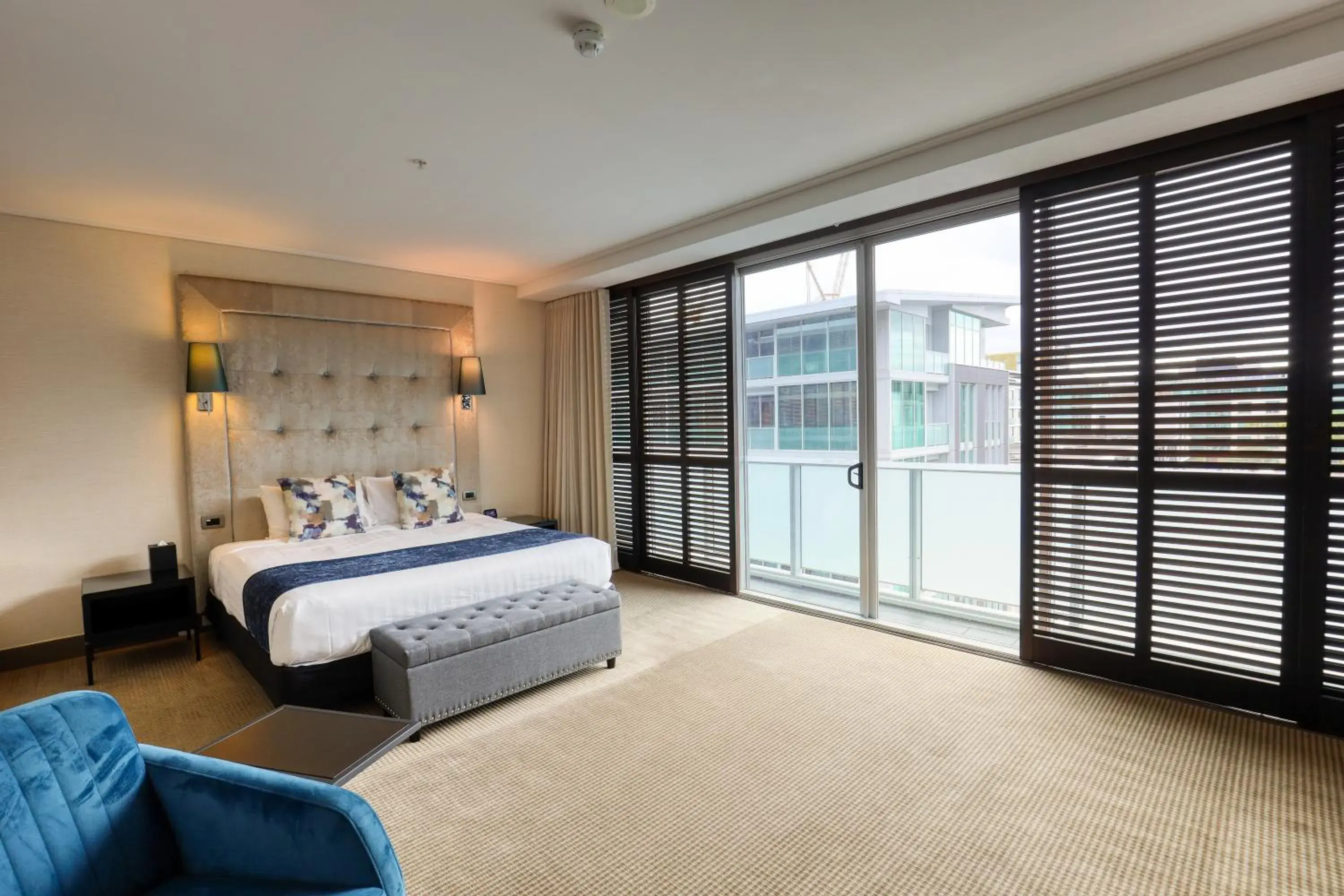 Deluxe King Room in Marsden Viaduct Deluxe King Room in Marsden Viaduct