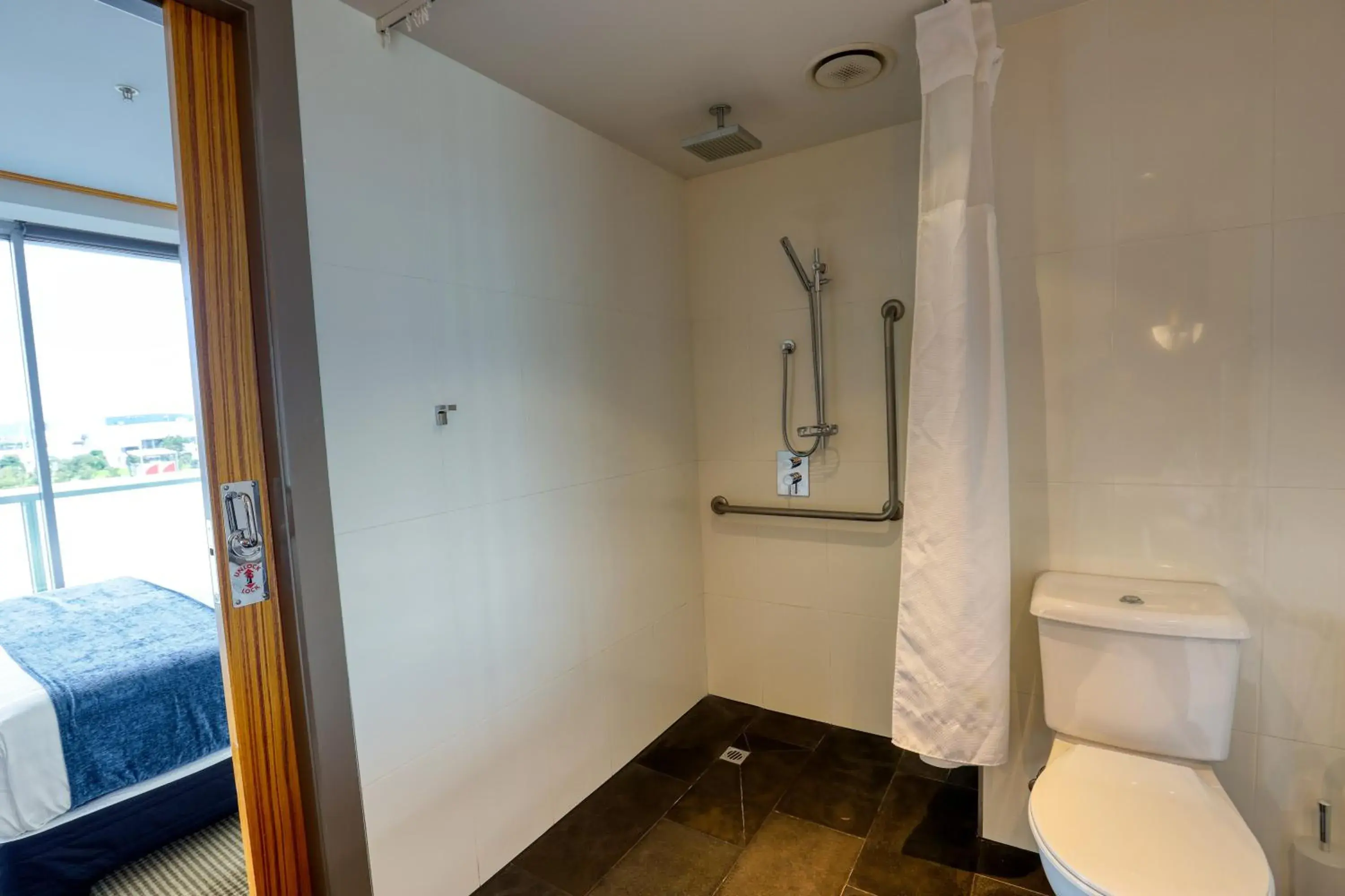 Bathroom in Marsden Viaduct Bathroom in Marsden Viaduct