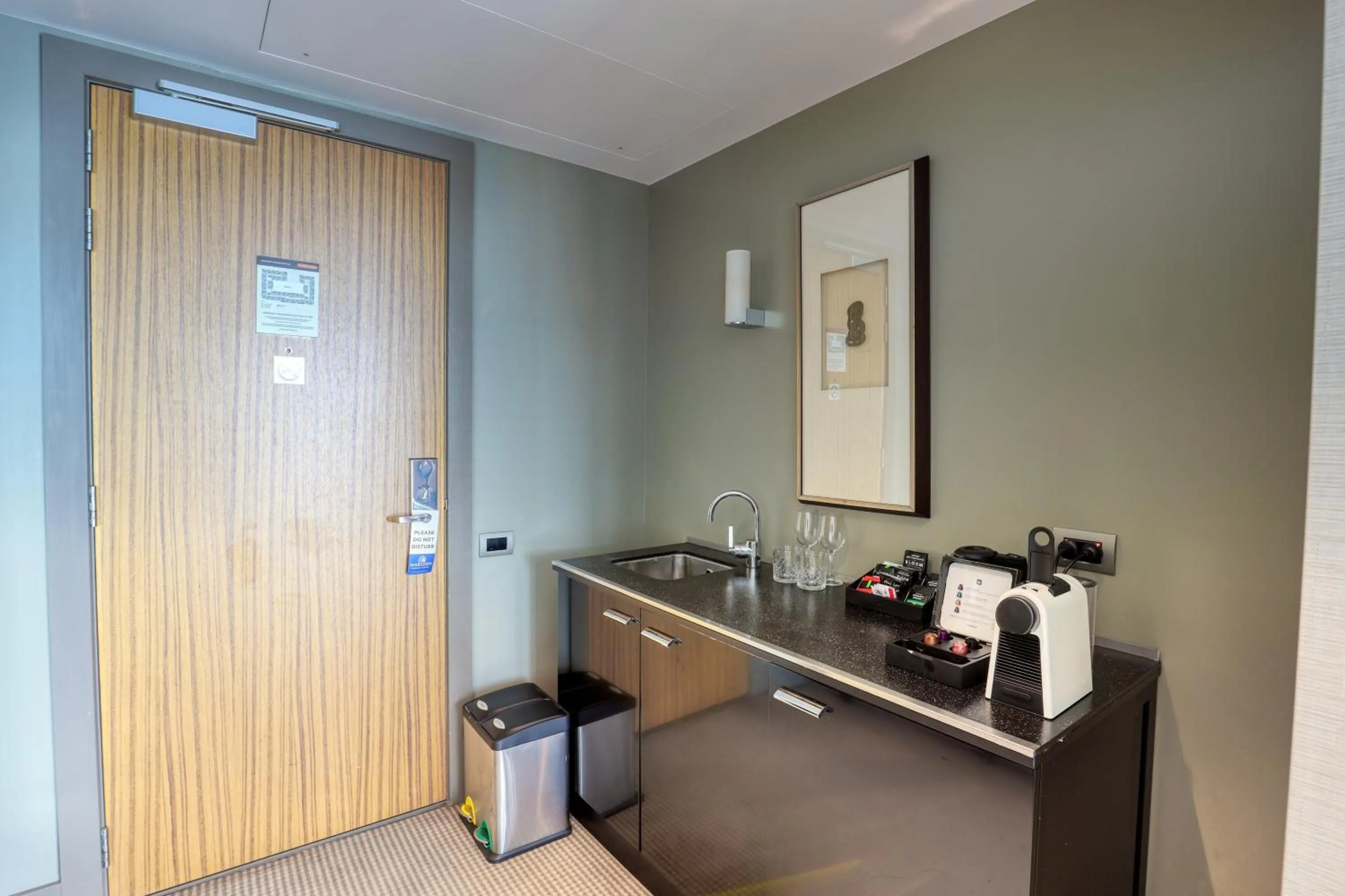 Coffee/tea facilities in Marsden Viaduct