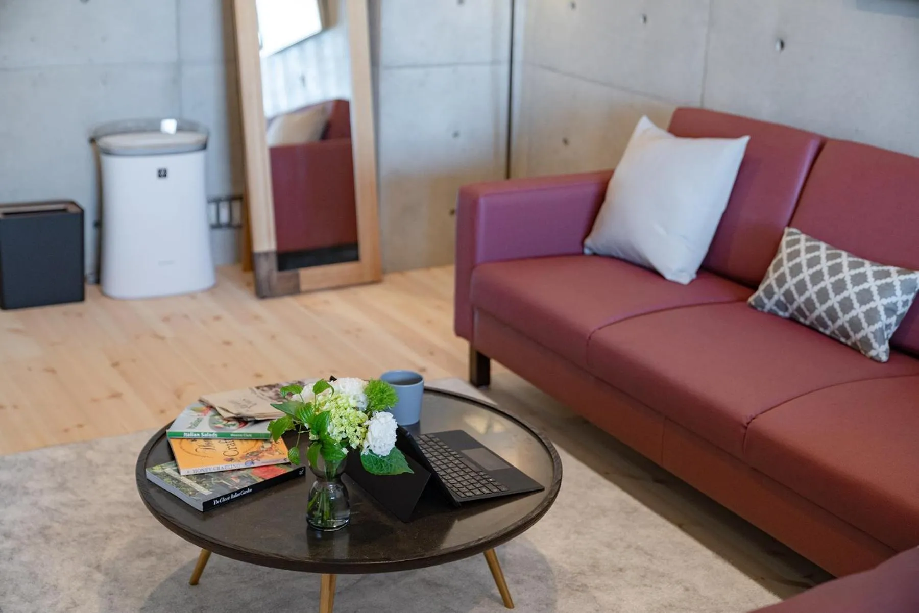 Seating area in Tamatsukuri Daifuji Kan