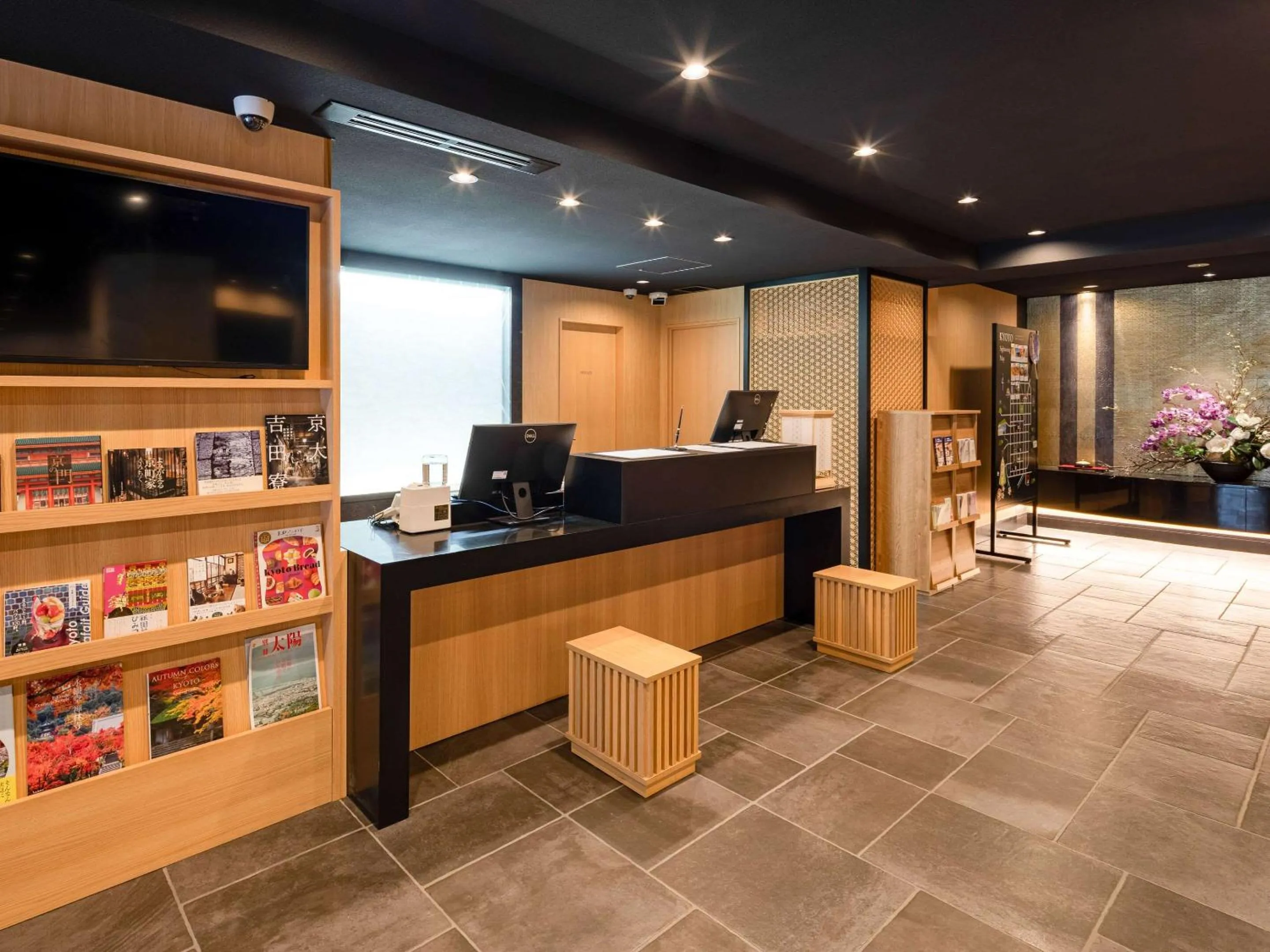 Lobby or reception in Comfort Inn Kyoto Shijokarasuma