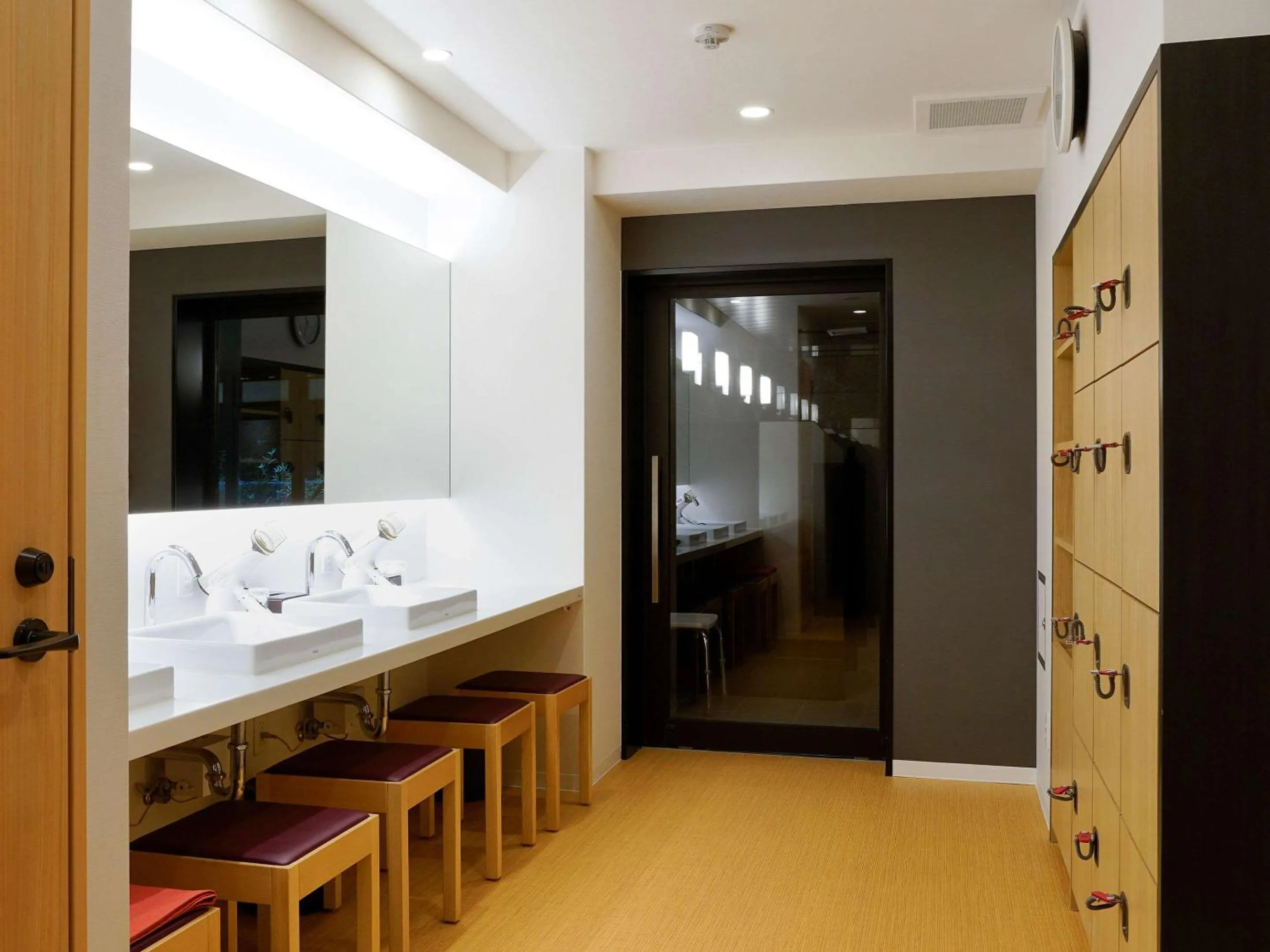 Lobby or reception in Comfort Inn Kyoto Shijokarasuma