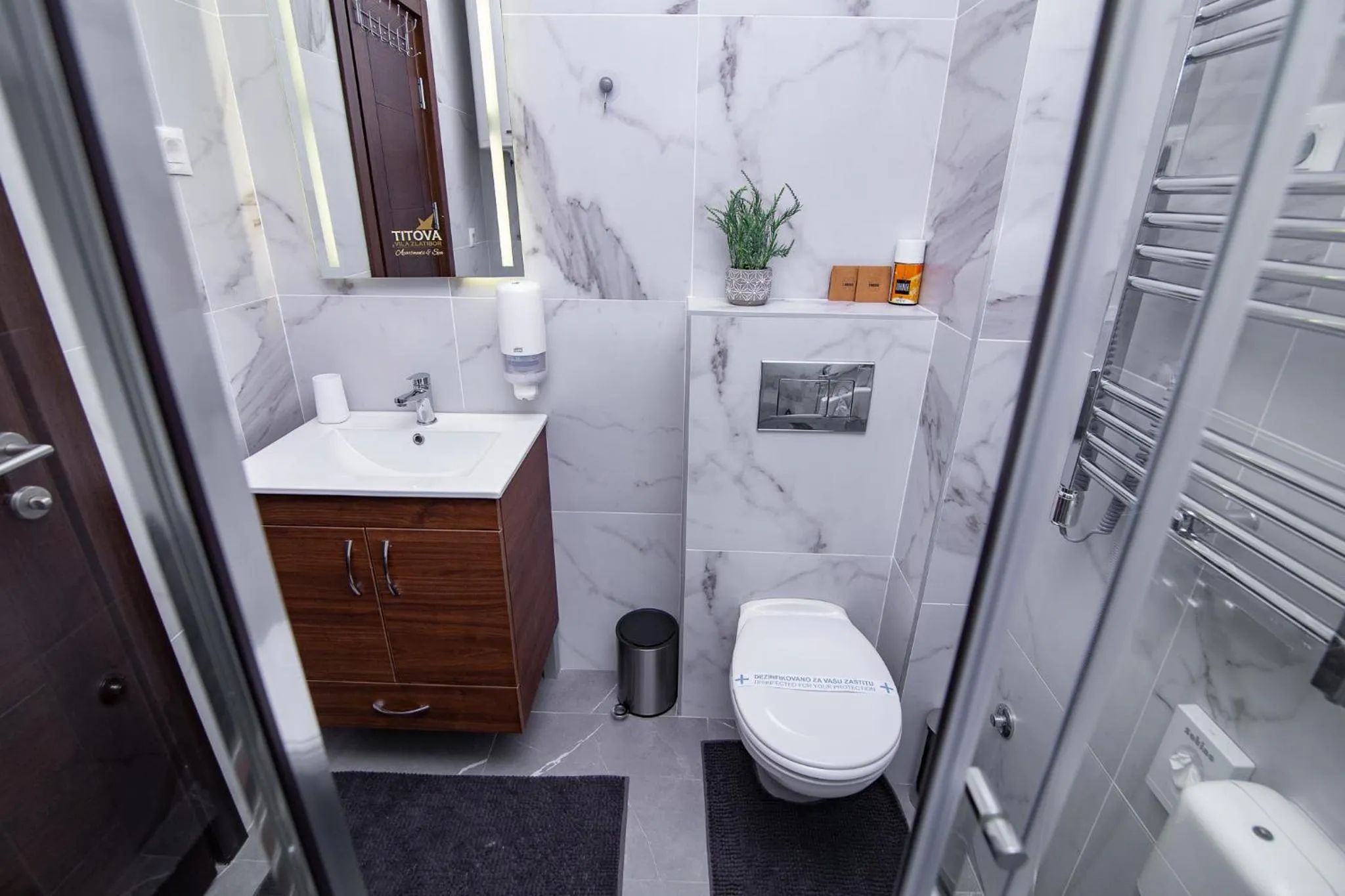 Shower in Titova Vila Zlatibor