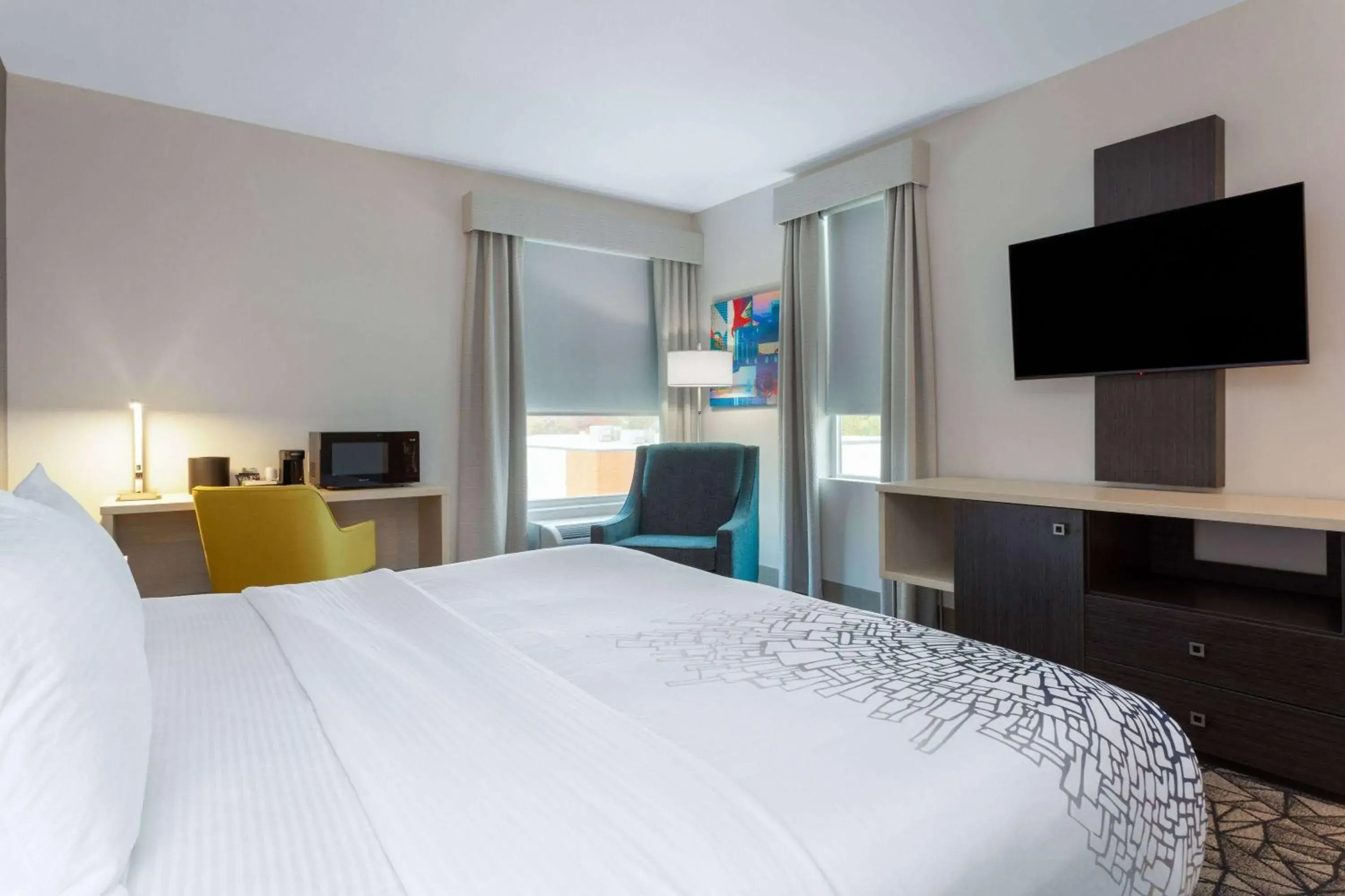 Photo of the whole room, Bed in La Quinta Inn & Suites by Wyndham Shorewood Photo of the whole room, Bed in La Quinta Inn & Suites by Wyndham Shorewood