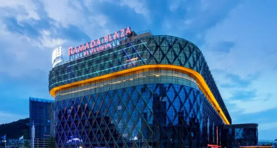 Property Building in Ramada Plaza by Wyndham Anshun Property Building in Ramada Plaza by Wyndham Anshun