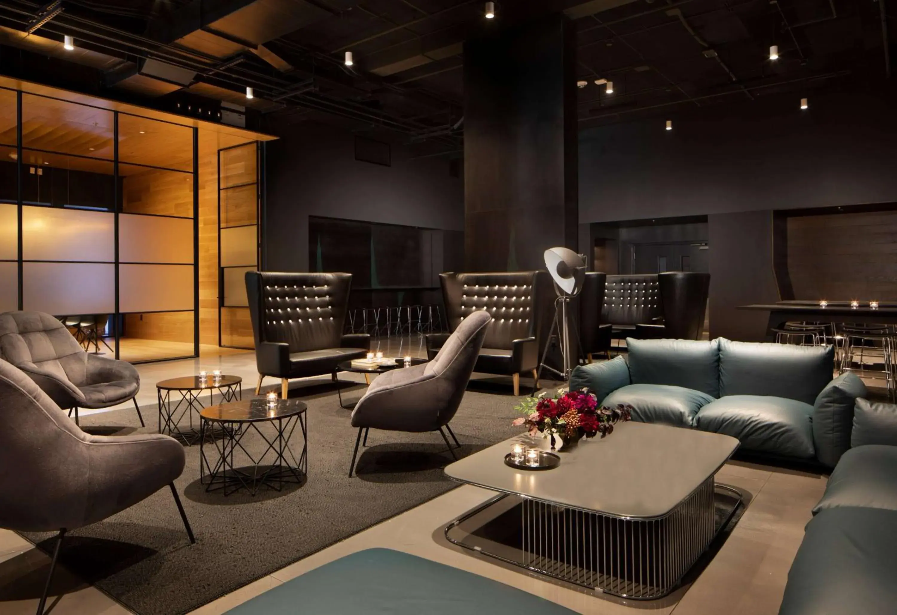 Lounge or bar in BEI San Francisco, Trademark Collection by Wyndham Lounge or bar in BEI San Francisco, Trademark Collection by Wyndham