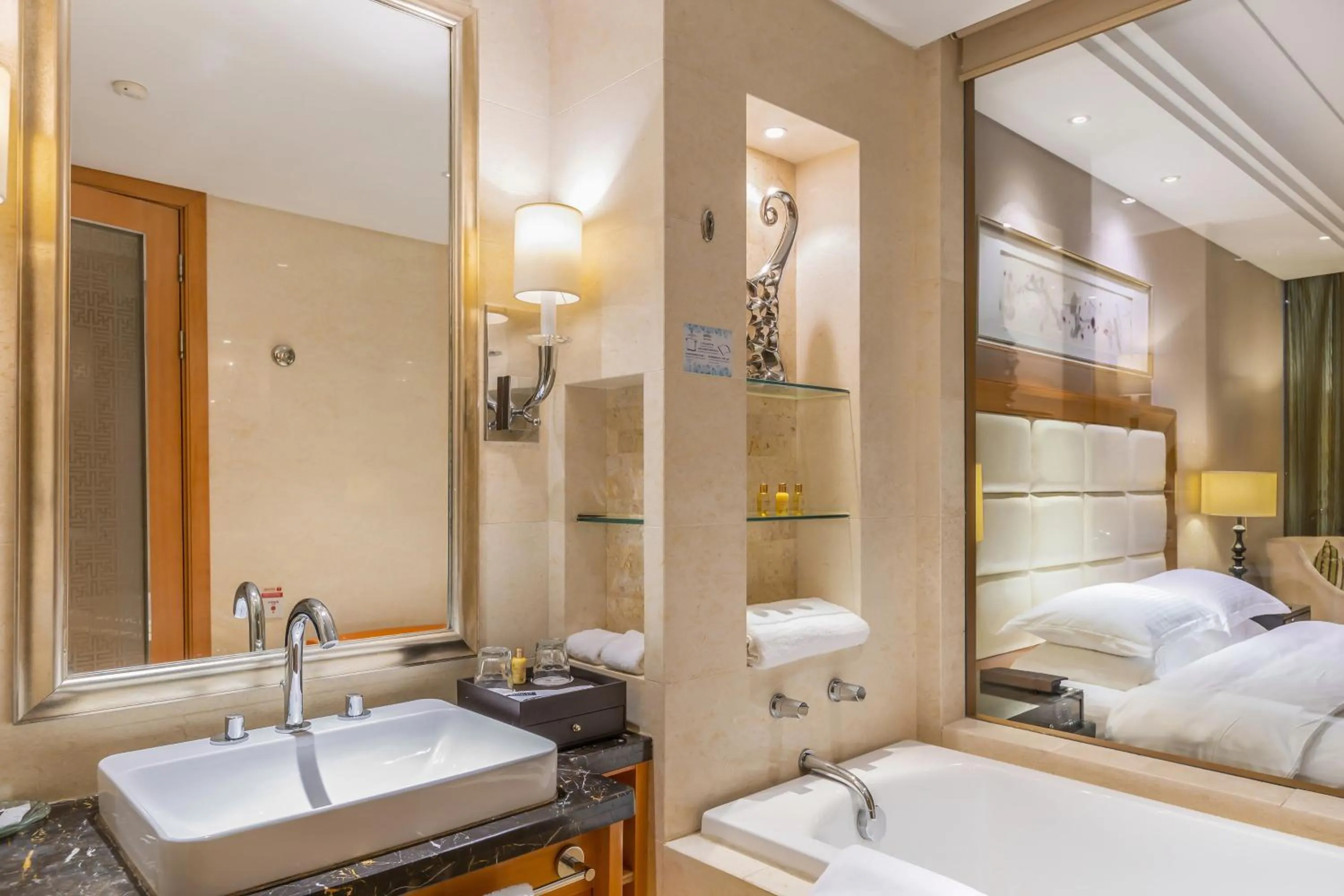 Bed in Wyndham Xinyang Downtown