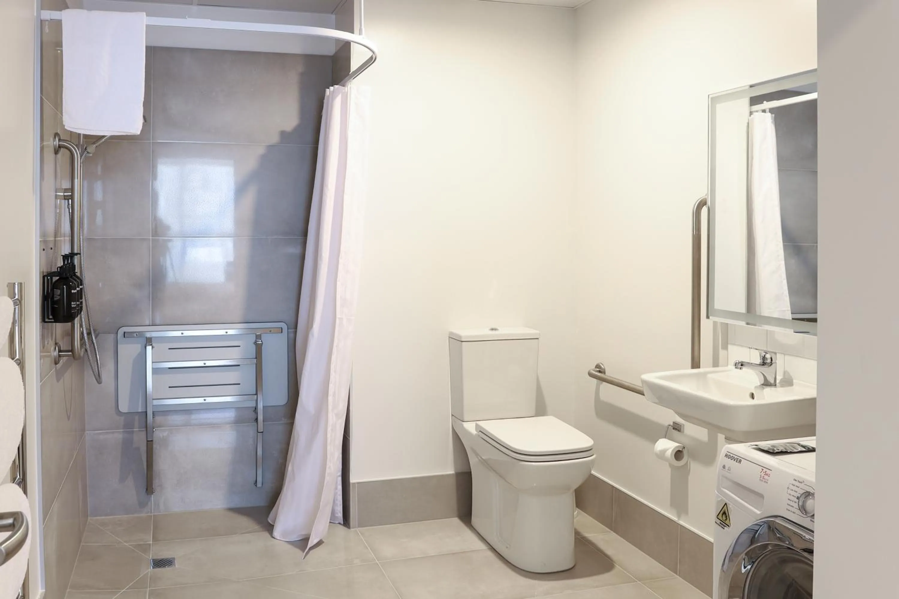 Toilet in Ramada by Wyndham Wellington Taranaki Street