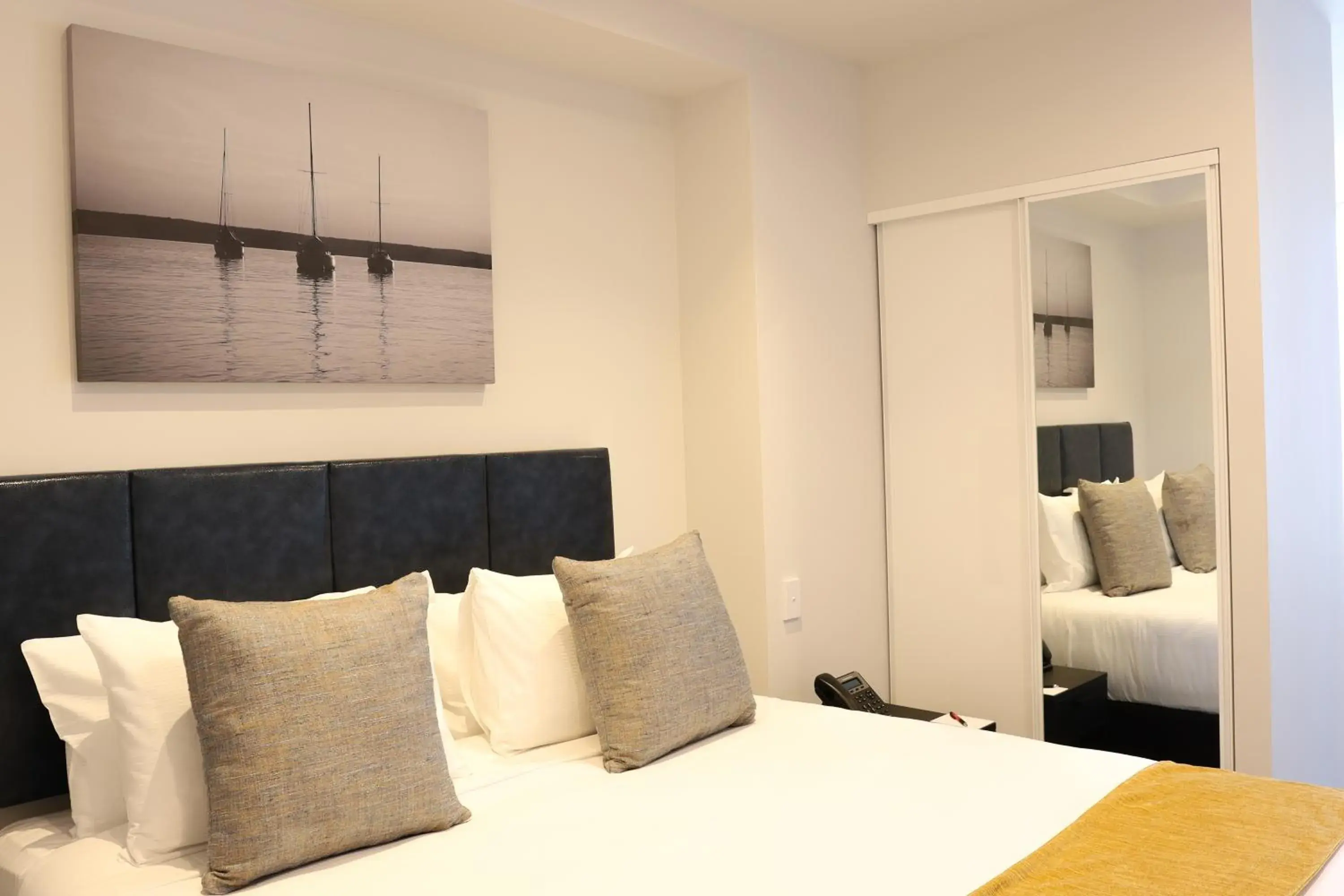 Bed in Ramada by Wyndham Wellington Taranaki Street Bed in Ramada by Wyndham Wellington Taranaki Street