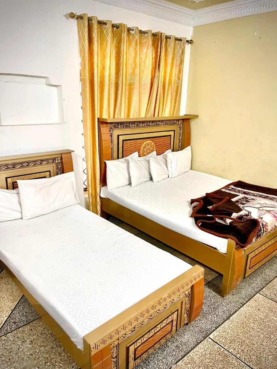 Bed in Hotel Royal Luxury Multan