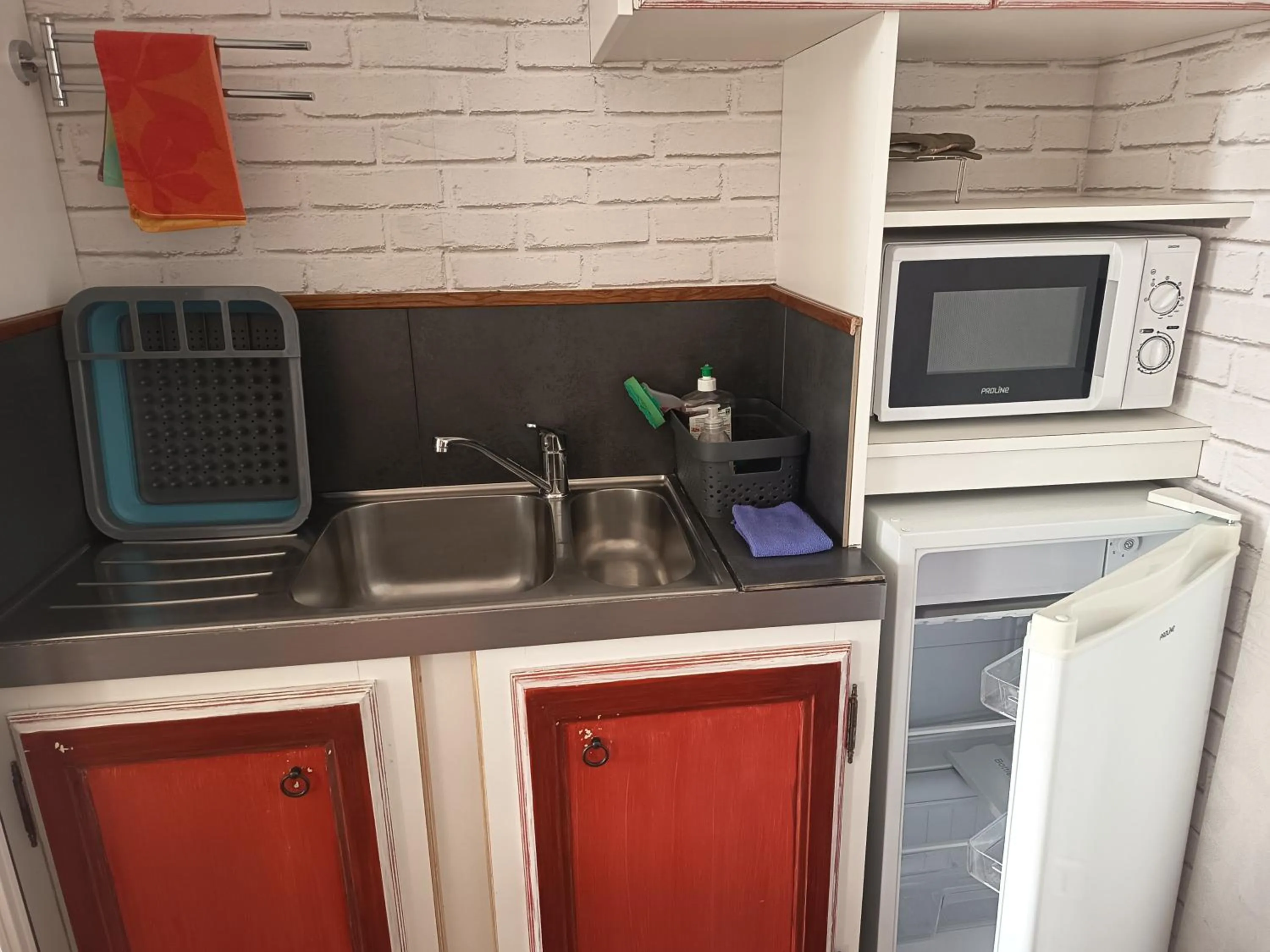 Kitchen or kitchenette in Chambre d hote La Roussiere