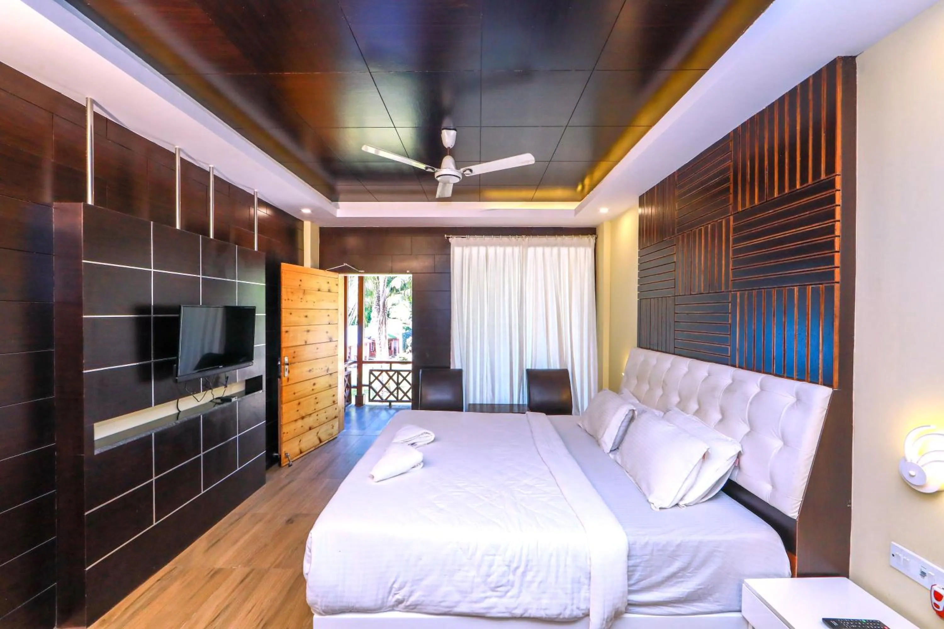 TV and multimedia, Bed in Pearl Park Beach Resort Private Limited
