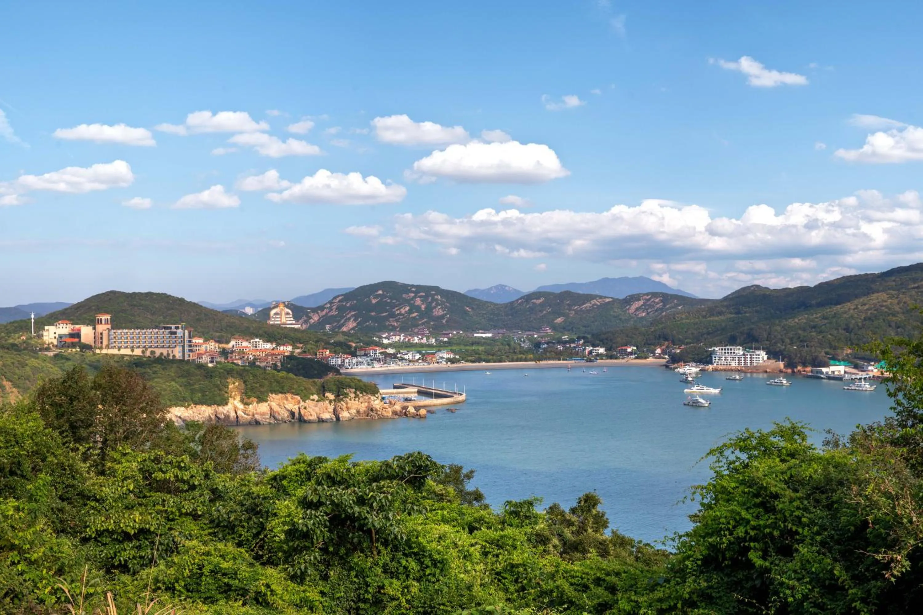 Nearby landmark in Crowne Plaza Zhoushan Seaview by IHG