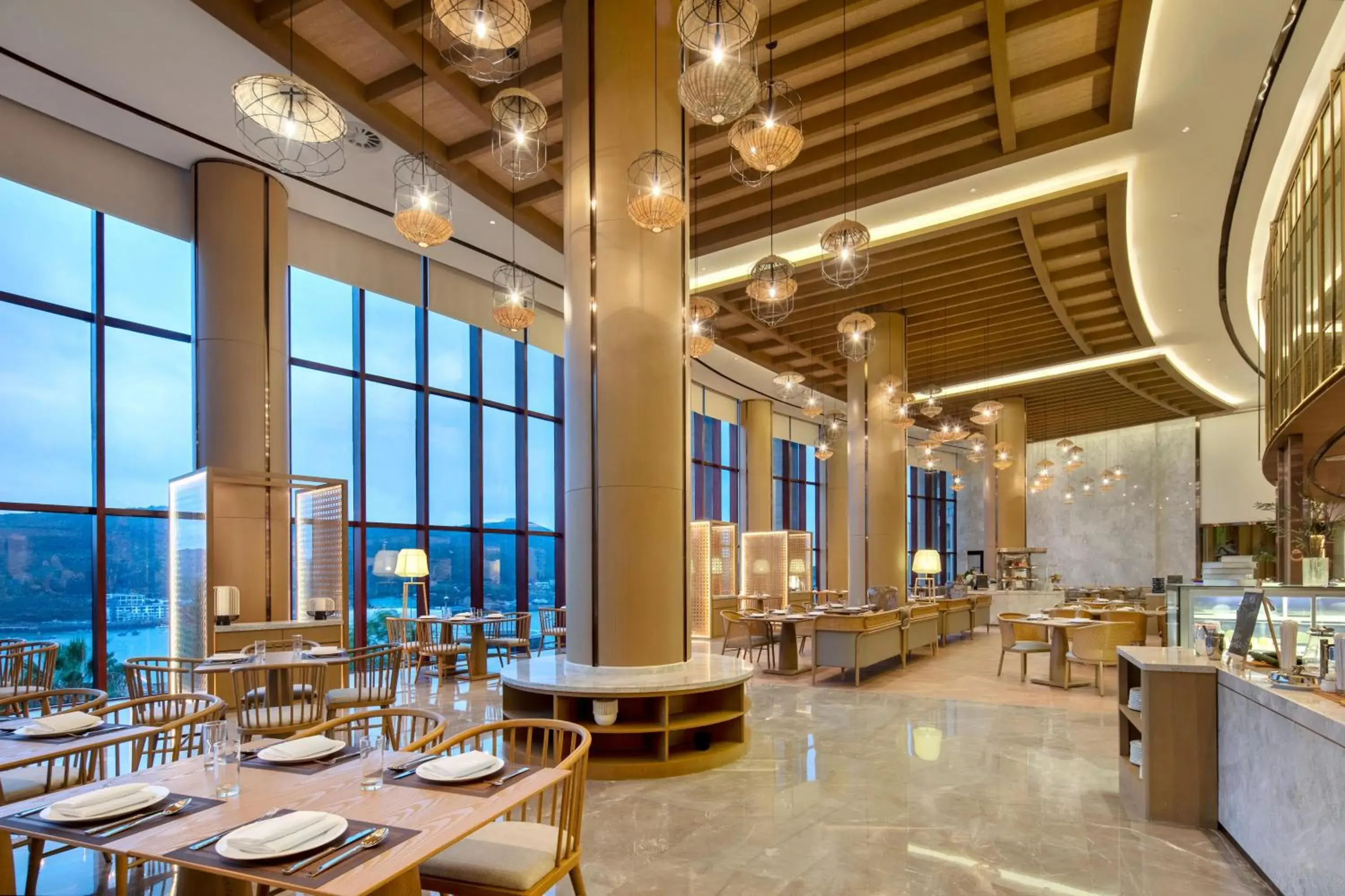 Restaurant/places to eat in Crowne Plaza Zhoushan Seaview by IHG Restaurant/places to eat in Crowne Plaza Zhoushan Seaview by IHG