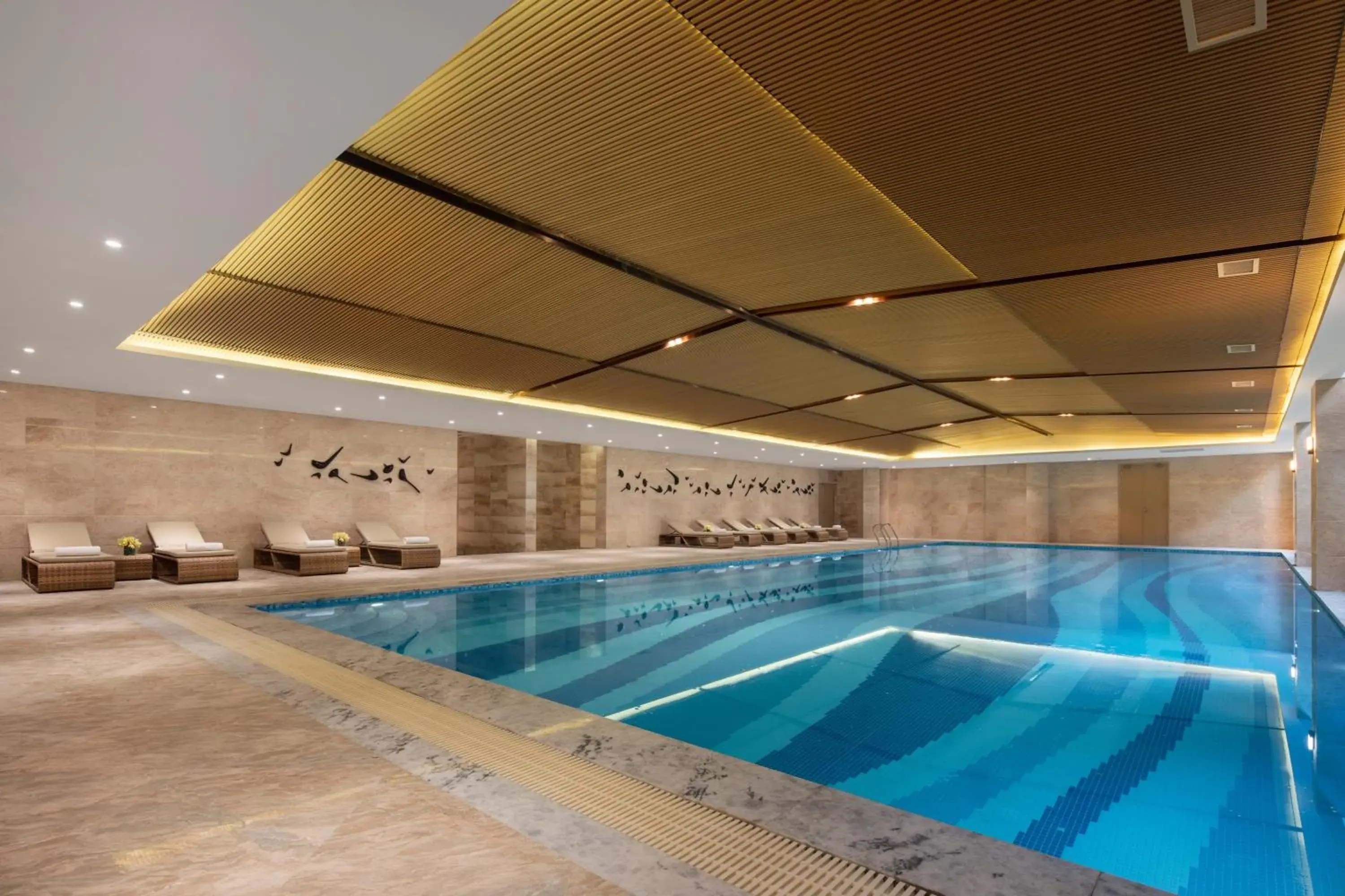 Swimming pool in Crowne Plaza Zhoushan Seaview by IHG Swimming pool in Crowne Plaza Zhoushan Seaview by IHG