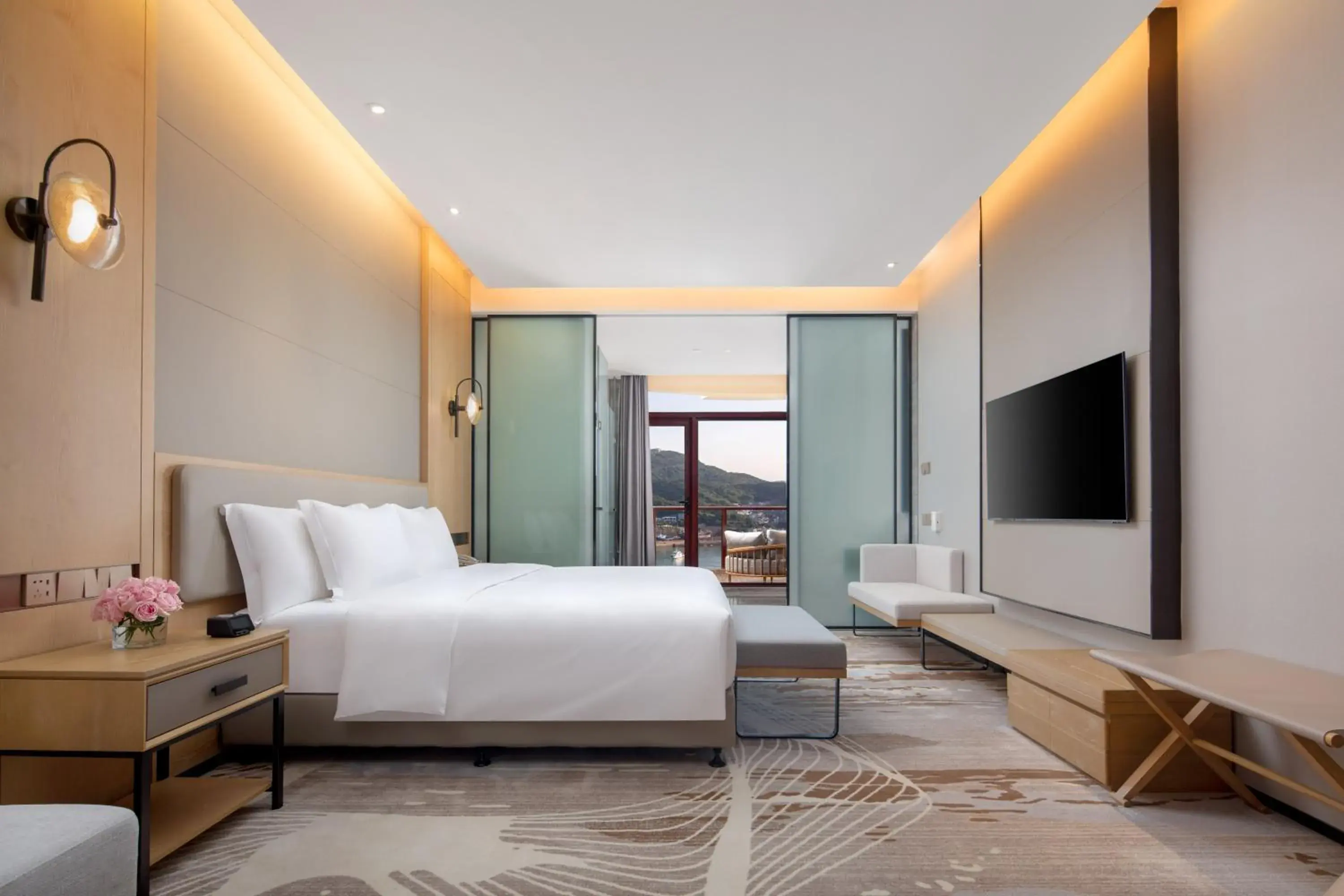 Bedroom, Bed in Crowne Plaza Zhoushan Seaview by IHG Bedroom, Bed in Crowne Plaza Zhoushan Seaview by IHG
