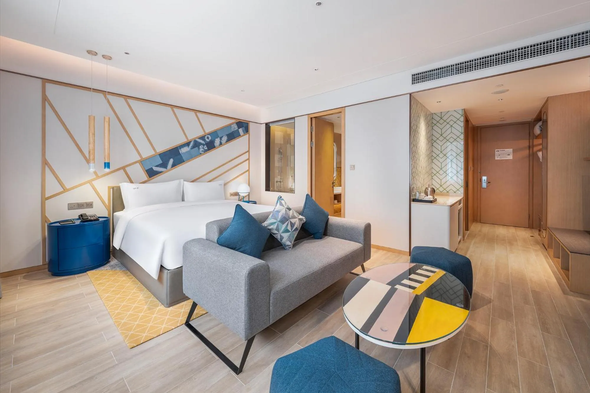 Photo of the whole room, Bed in Holiday Inn Tongren Wanshan by IHG