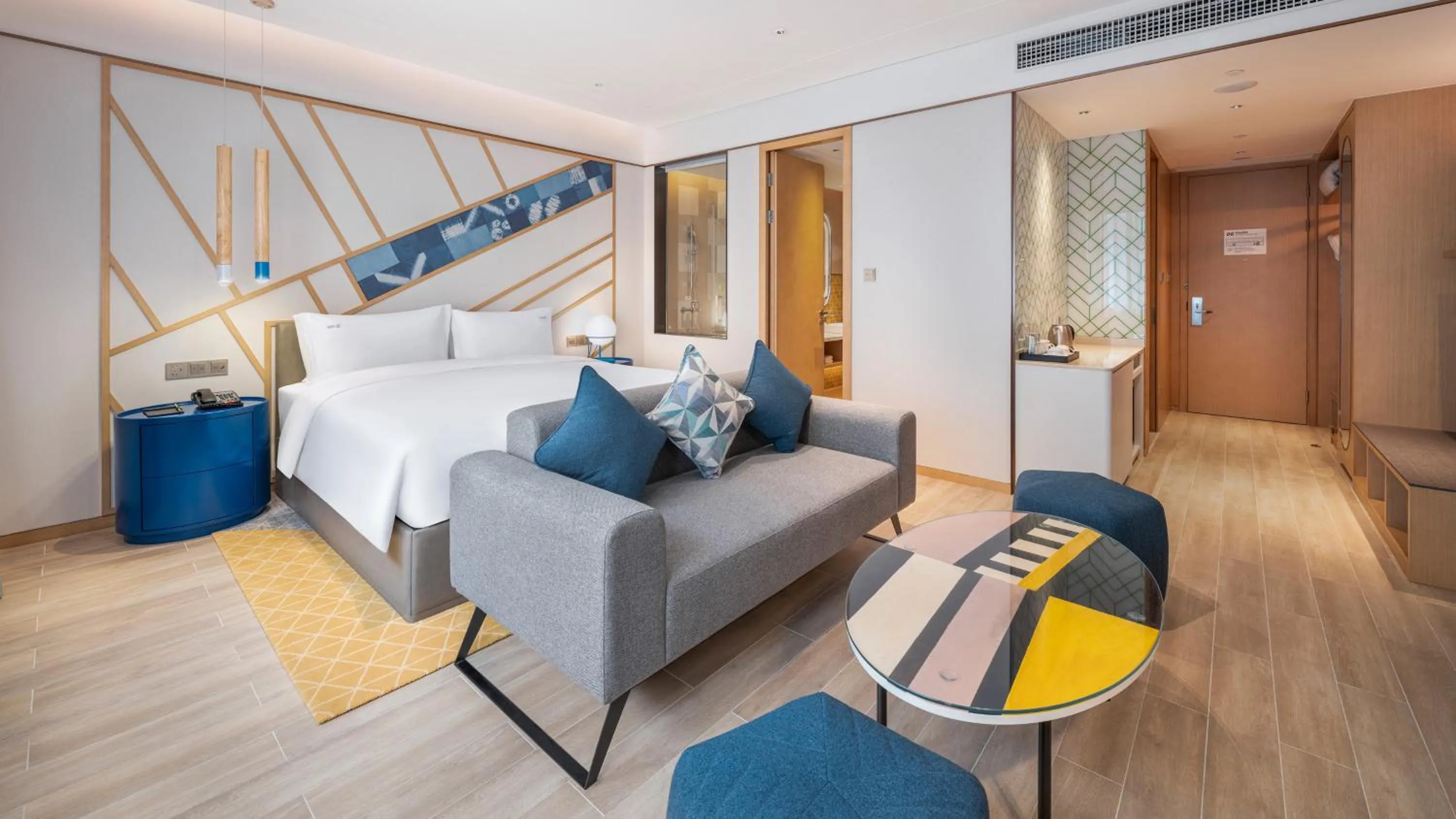 Photo of the whole room, Bed in Holiday Inn Tongren Wanshan by IHG