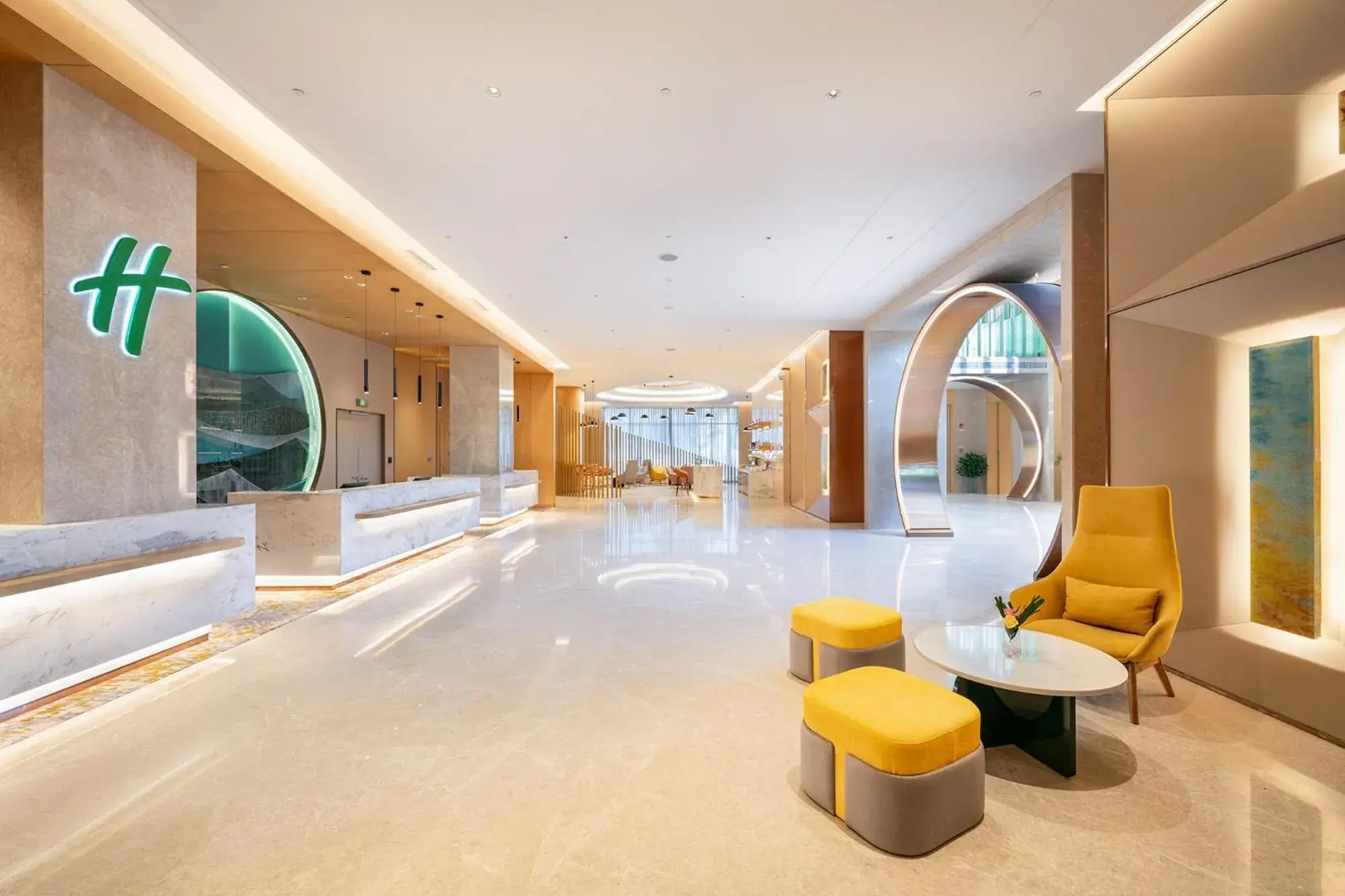 Lobby or reception in Holiday Inn Tongren Wanshan by IHG Lobby or reception in Holiday Inn Tongren Wanshan by IHG