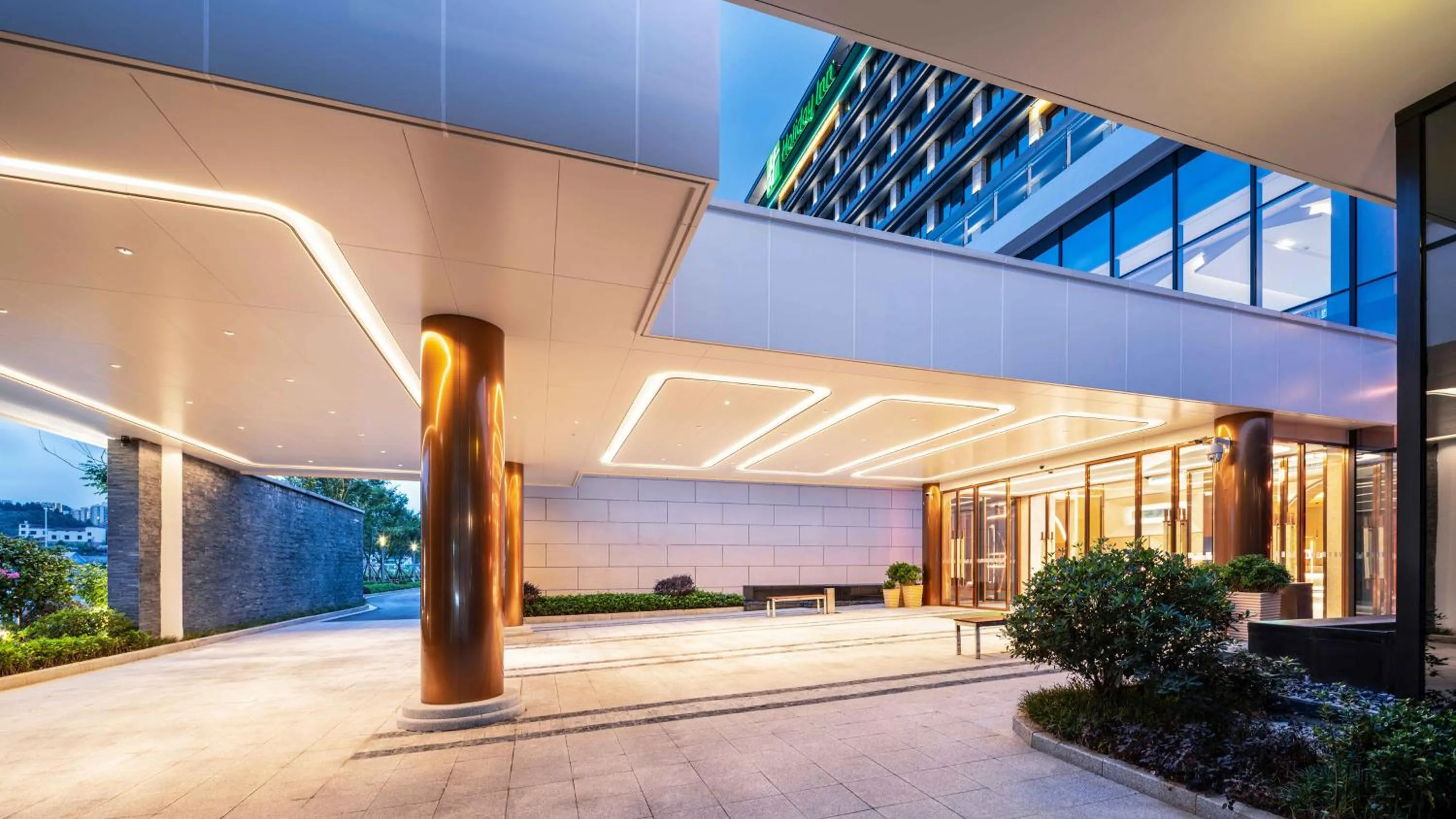 Property building in Holiday Inn Tongren Wanshan by IHG
